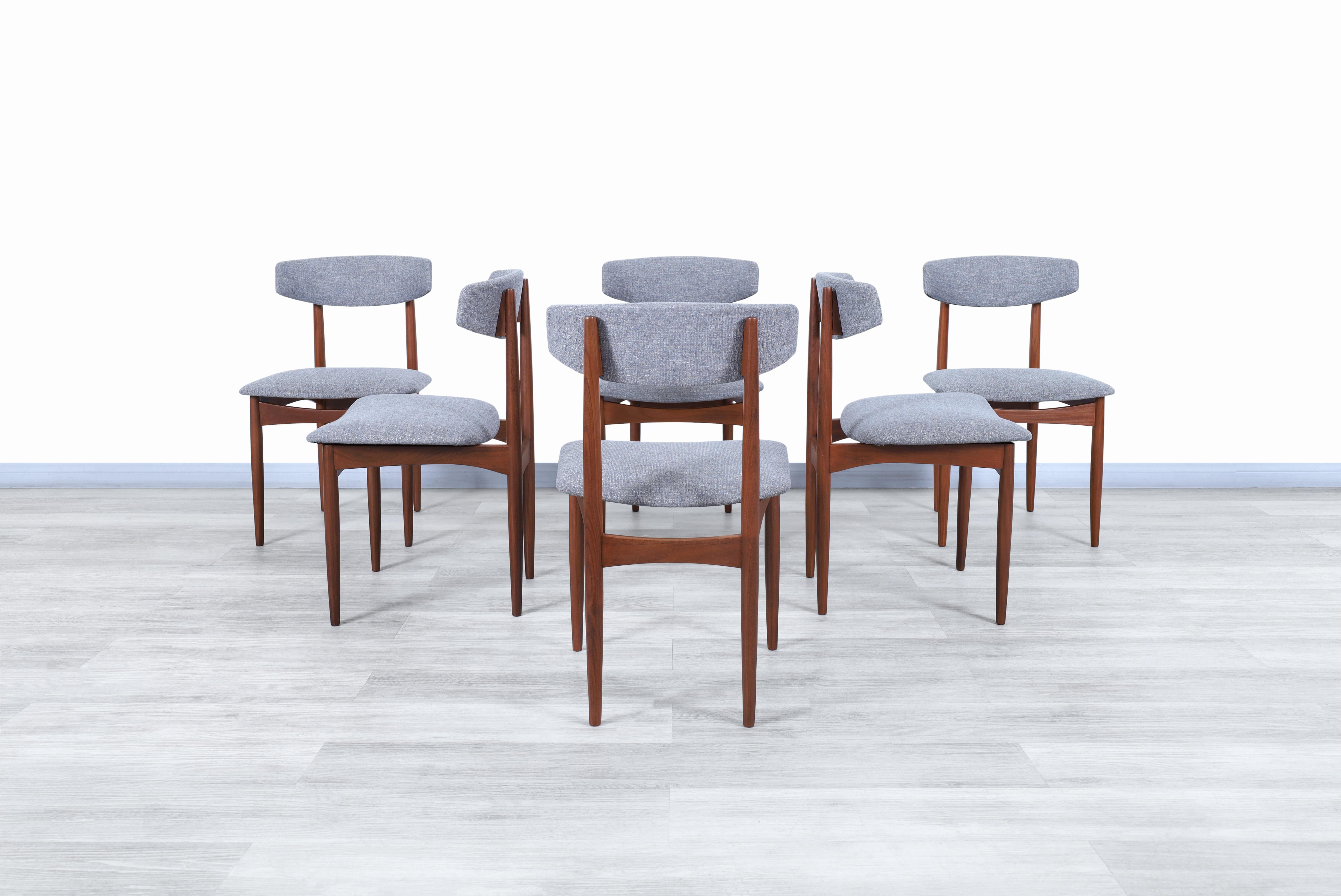 Scandinavian Modern Teak Dining Chairs In Excellent Condition In North Hollywood, CA