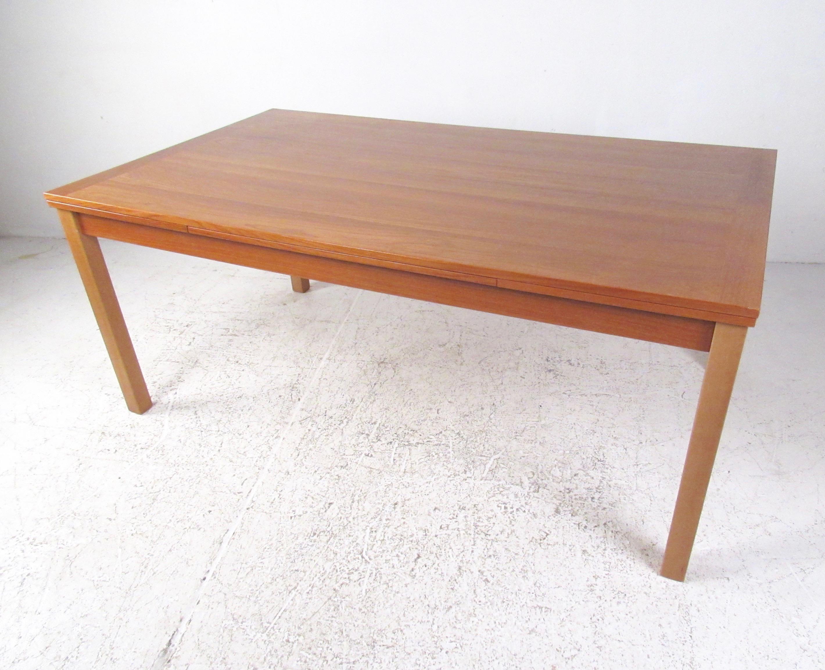 scandinavian extendable table