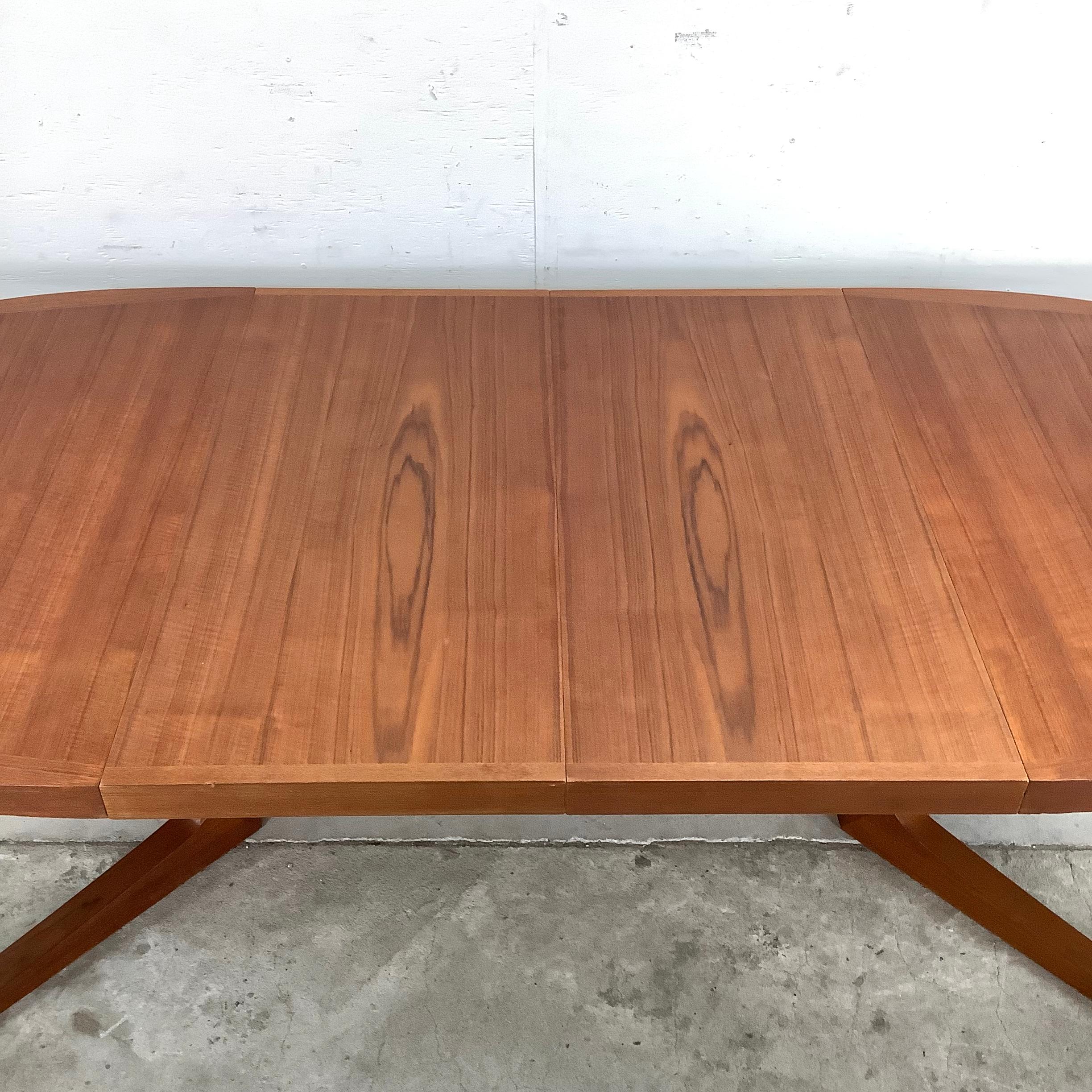 Scandinavian Modern Teak Dining Table With Two Leaves by Dyrlund 5