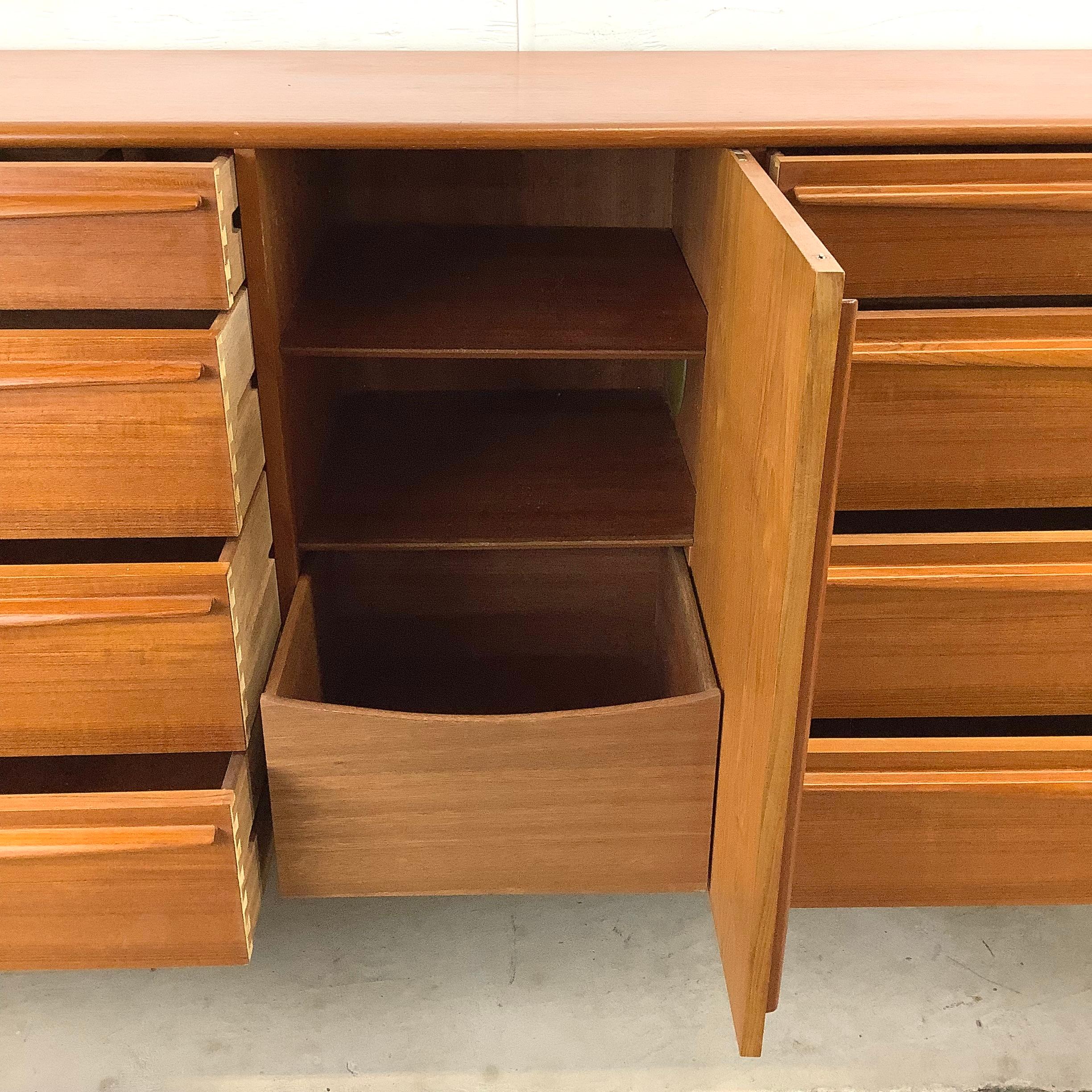 Scandinavian Modern Teak Dresser with Center Cabinet, Lyby Mobler 5