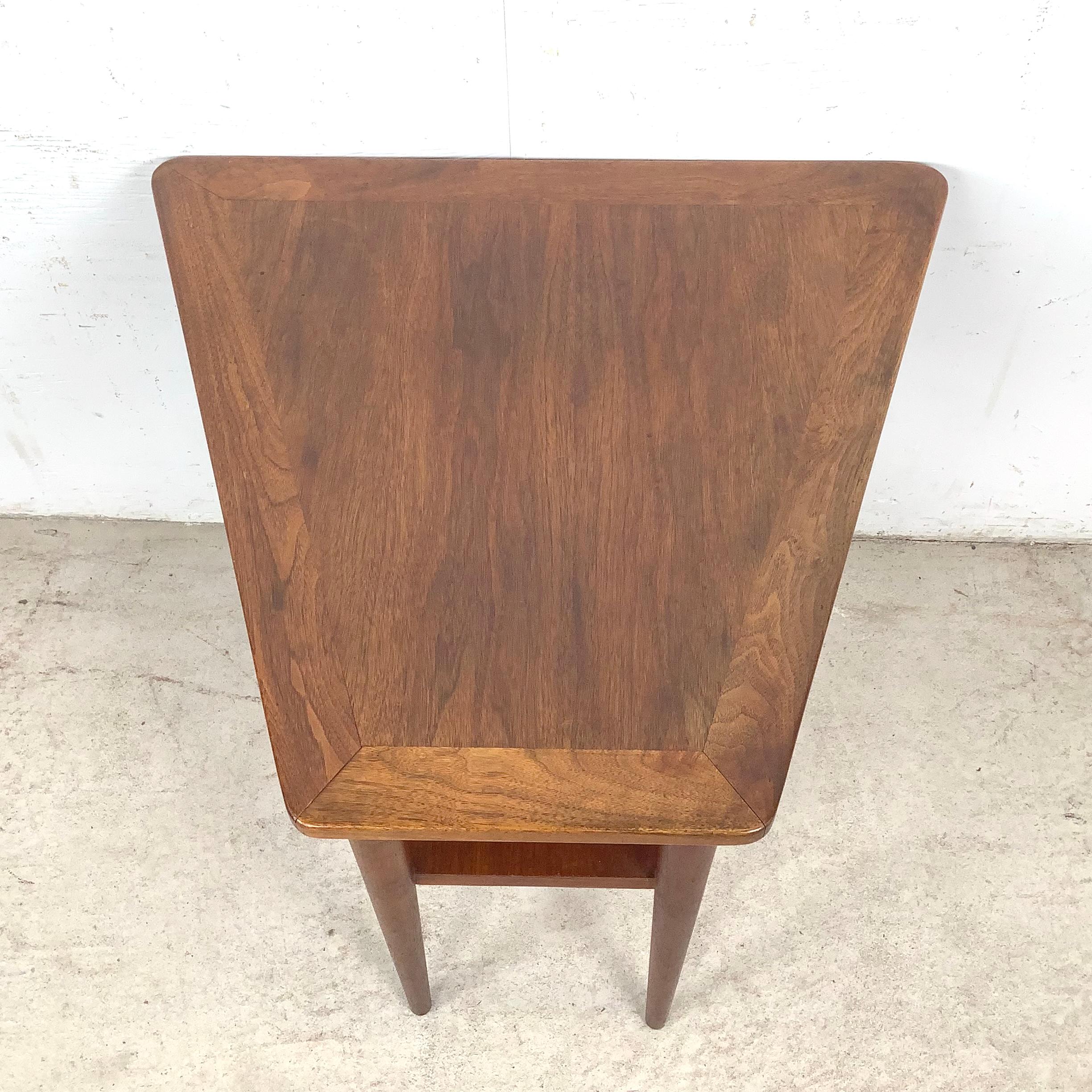 Mesa auxiliar de teca moderna escandinava Escandinavo moderno en venta