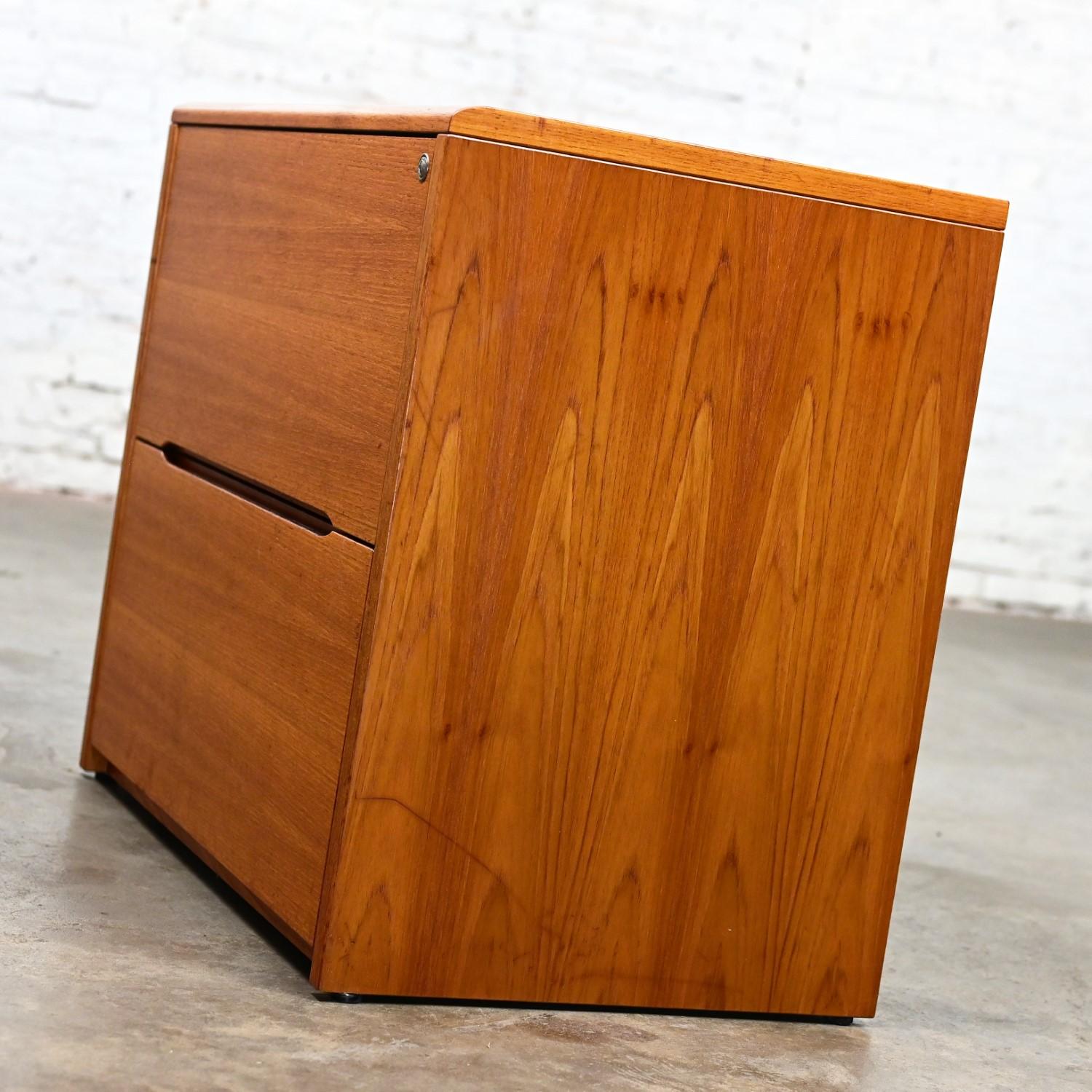 Scandinavian Modern Teak File Cabinet 2 Lateral Drawers by Jesper International 7