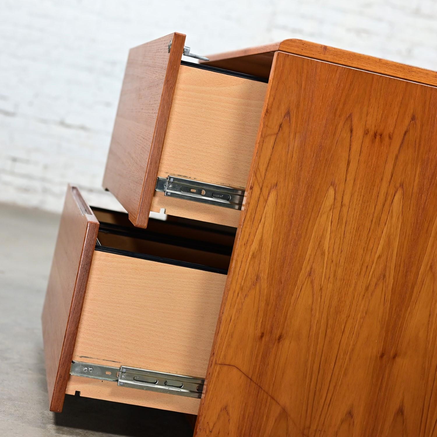 Scandinavian Modern Teak File Cabinet 2 Lateral Drawers by Jesper International 8