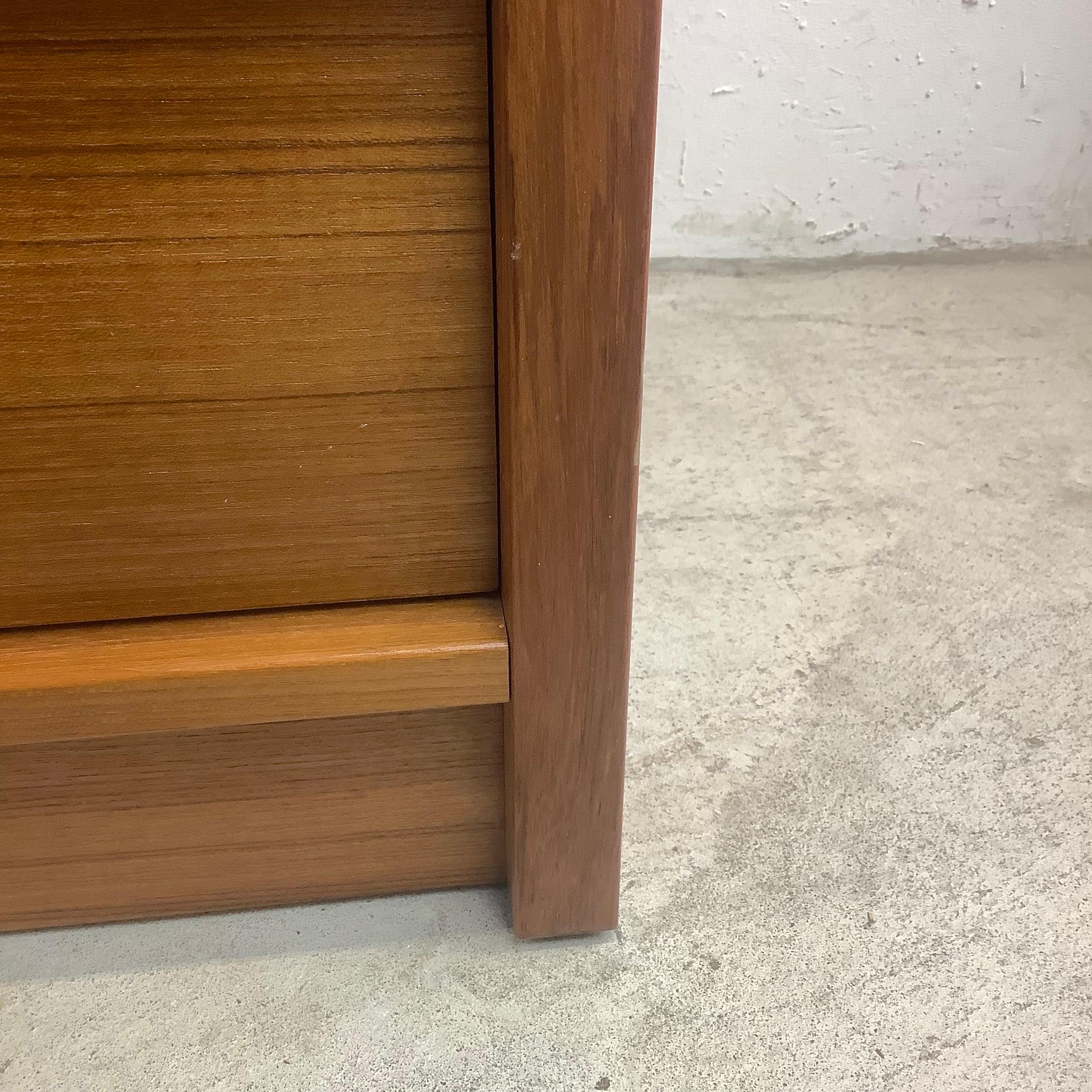 Scandinavian Modern Teak Five Drawer Highboy Dresser 12