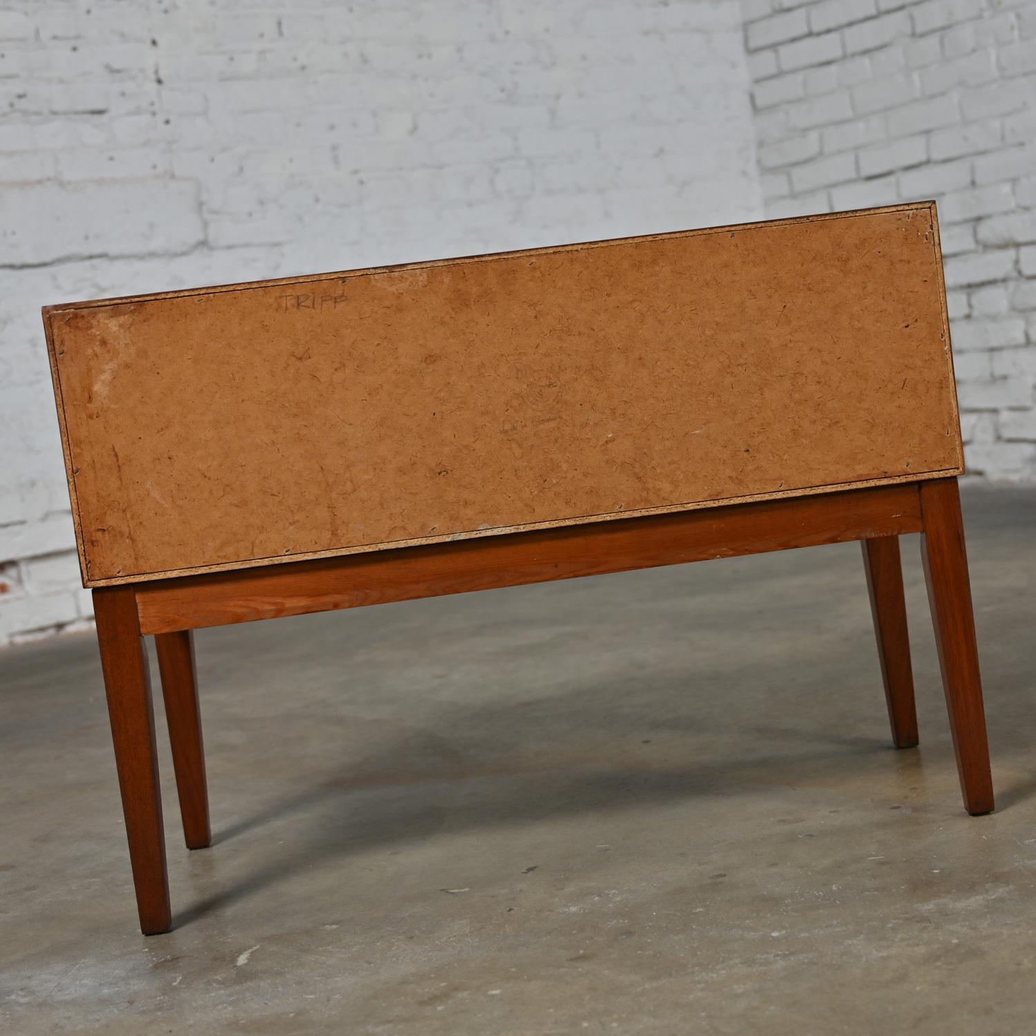 Scandinavian Modern Teak Low Bench Cabinet Credenza Attributed Arne Wahl Iversen For Sale 5