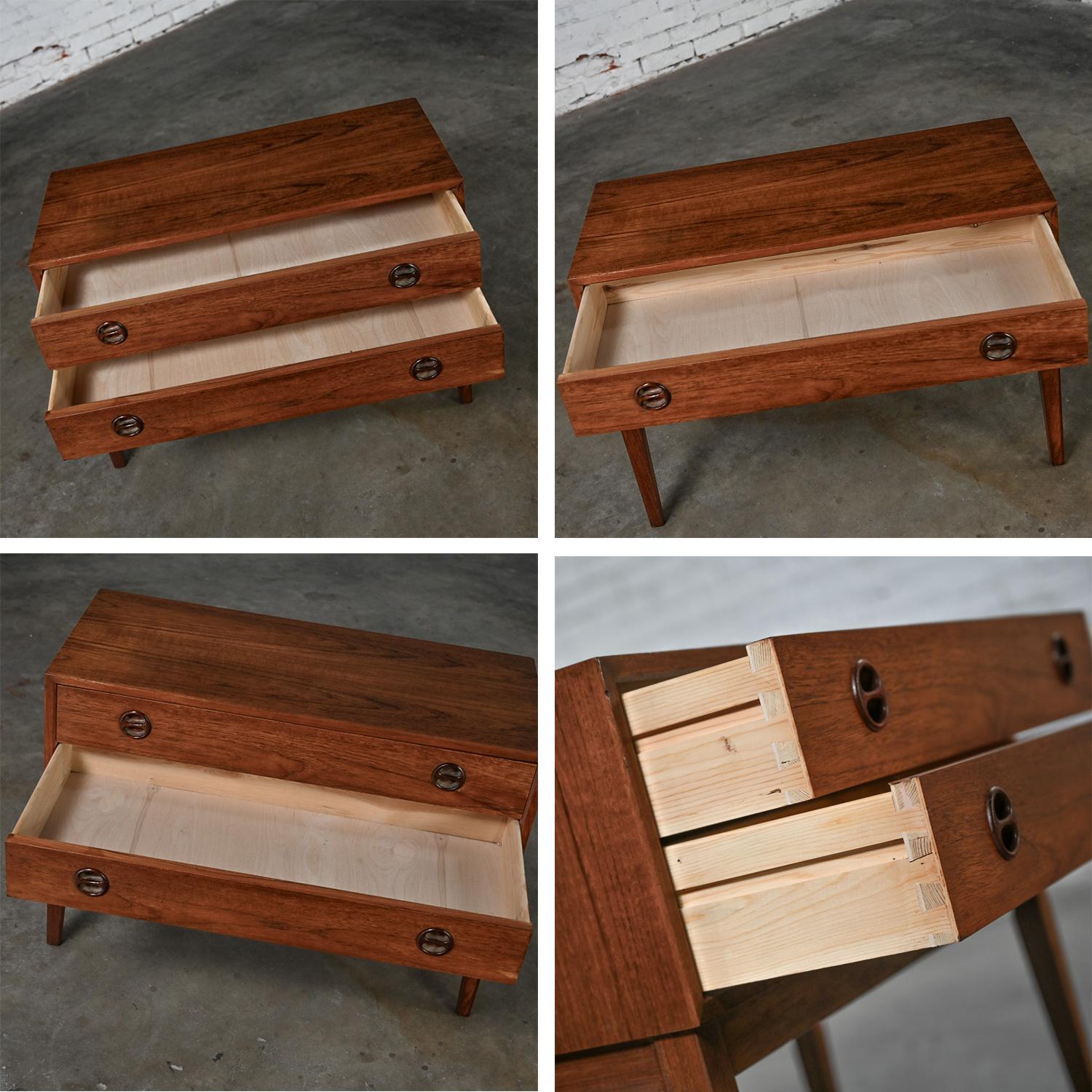 Scandinavian Modern Teak Low Bench Cabinet Credenza Attributed Arne Wahl Iversen For Sale 8
