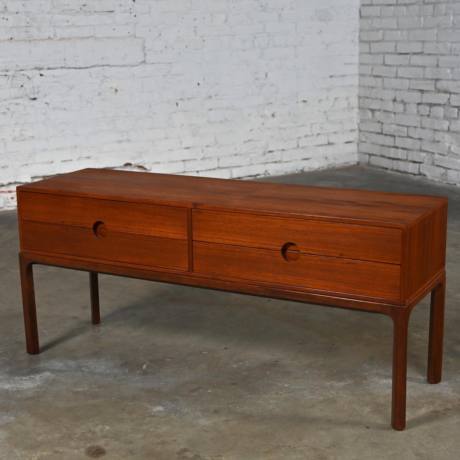 Scandinavian Modern Teak Low Cabinet Sideboard Model #394 by Kai Kristiansen  For Sale 8