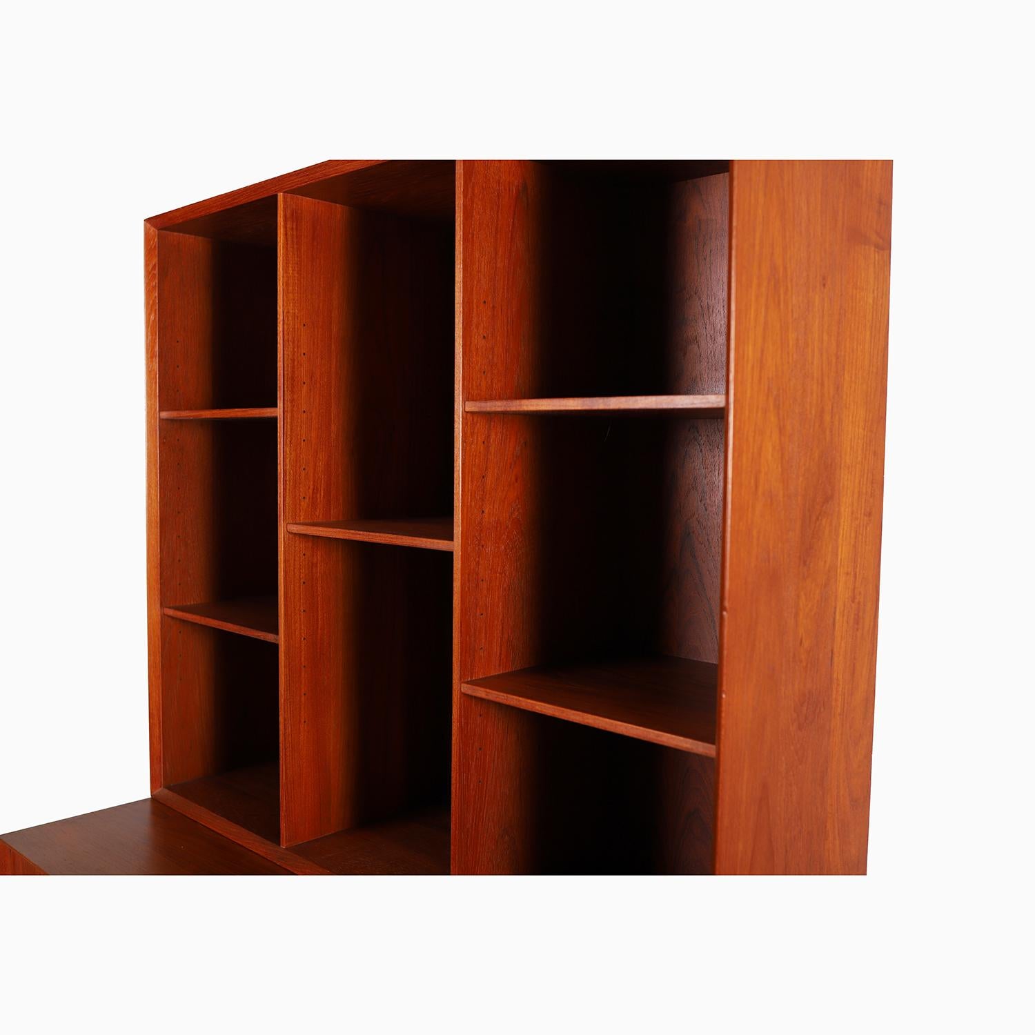 The Modern Scandinavian Teak Modular Cabinet mit Regalen im Angebot 3