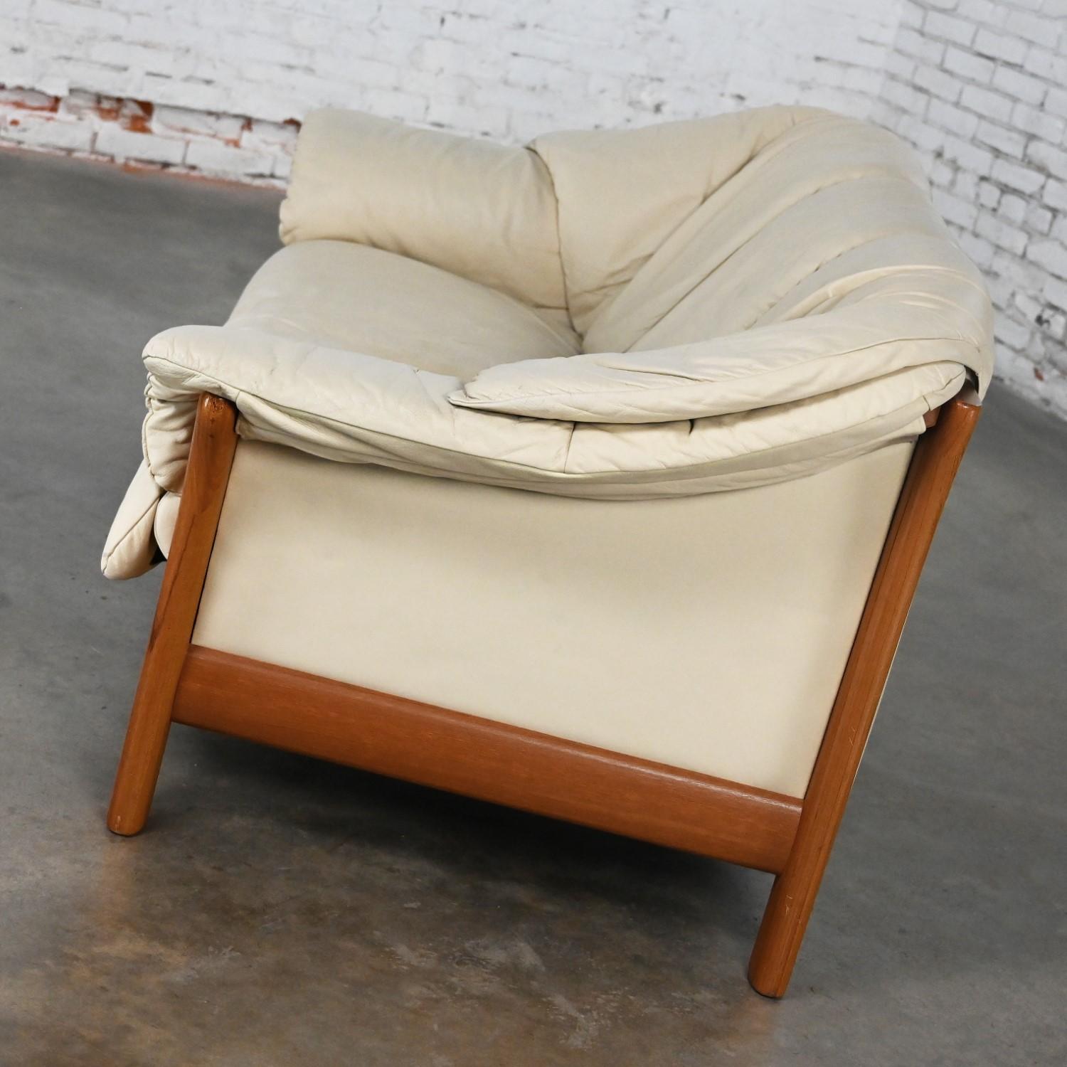 Scandinavian Modern Teak & Off White Leather Small Sofa Attributed to Ekornes For Sale 3