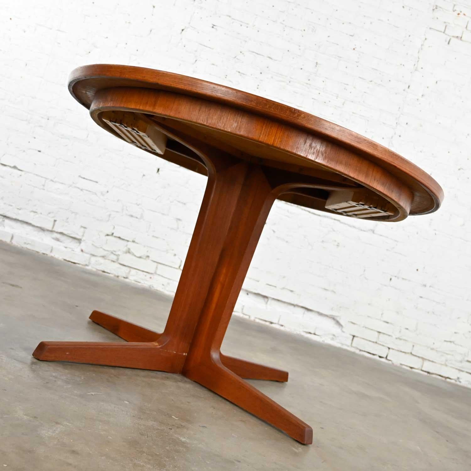 Scandinavian Modern Teak Oval Dining Table Ped Base Attr to Bernhard Pedersen  In Good Condition In Topeka, KS