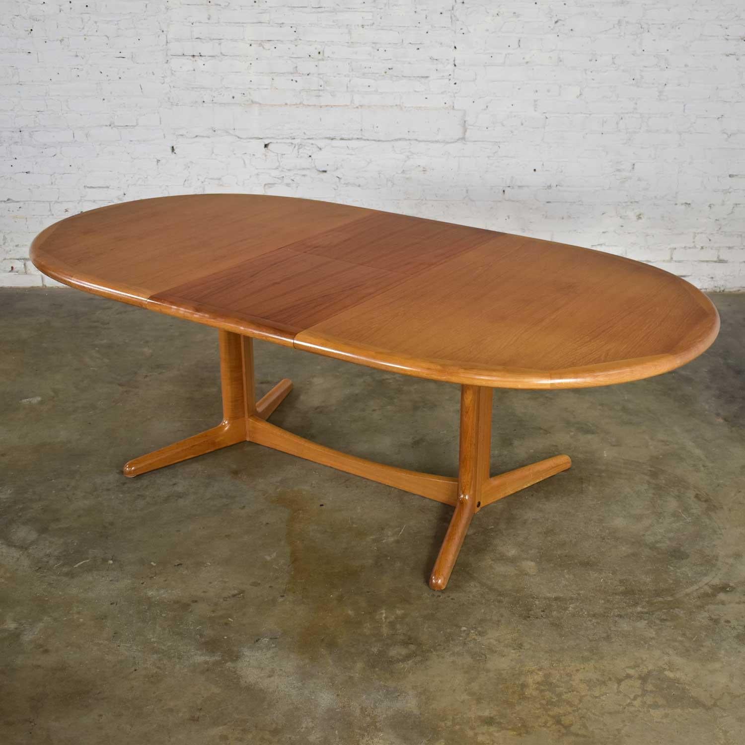 Scandinavian Modern Teak Oval Dining Table with Integral Leaf Style Dyrlund 2