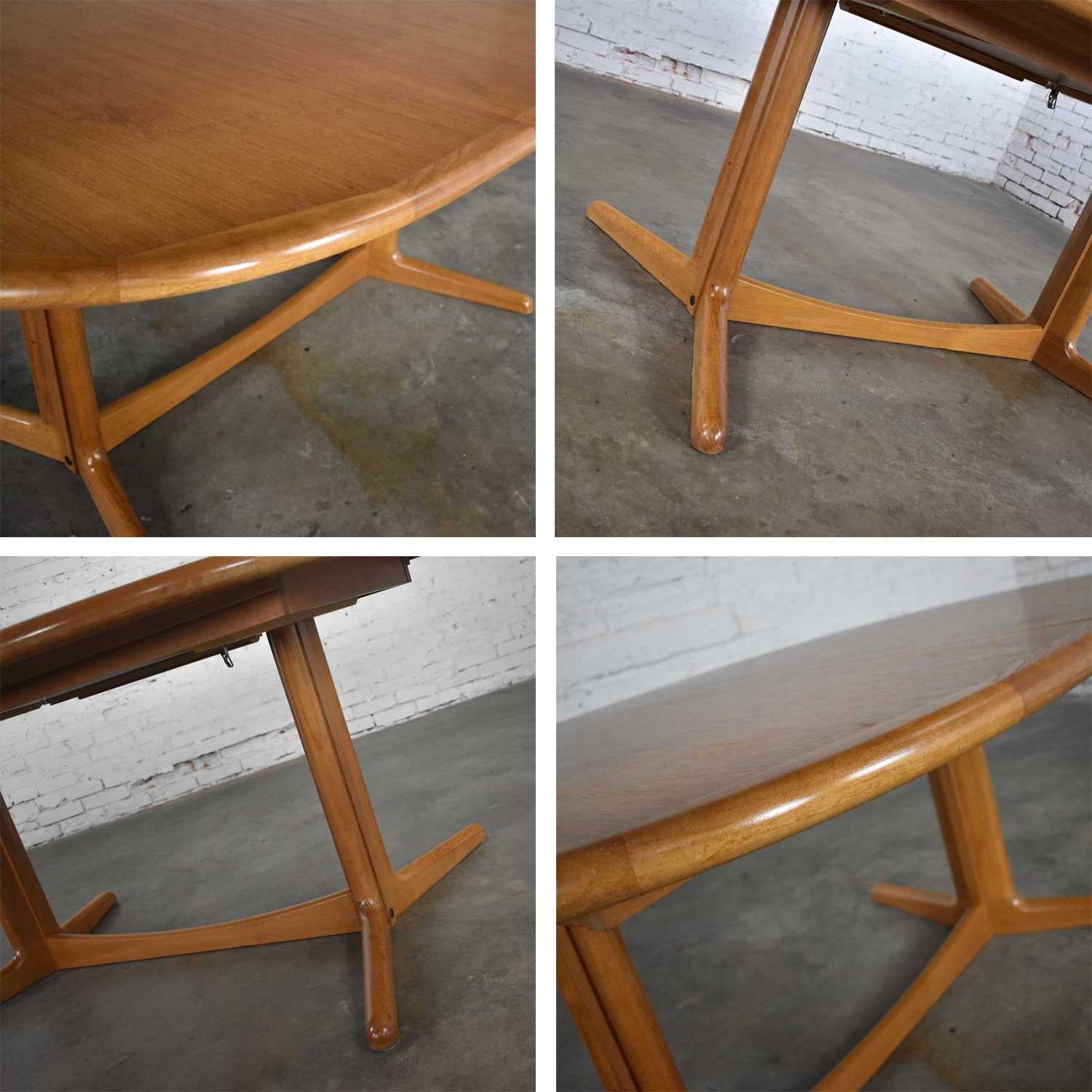 Scandinavian Modern Teak Oval Dining Table with Integral Leaf Style Dyrlund 12