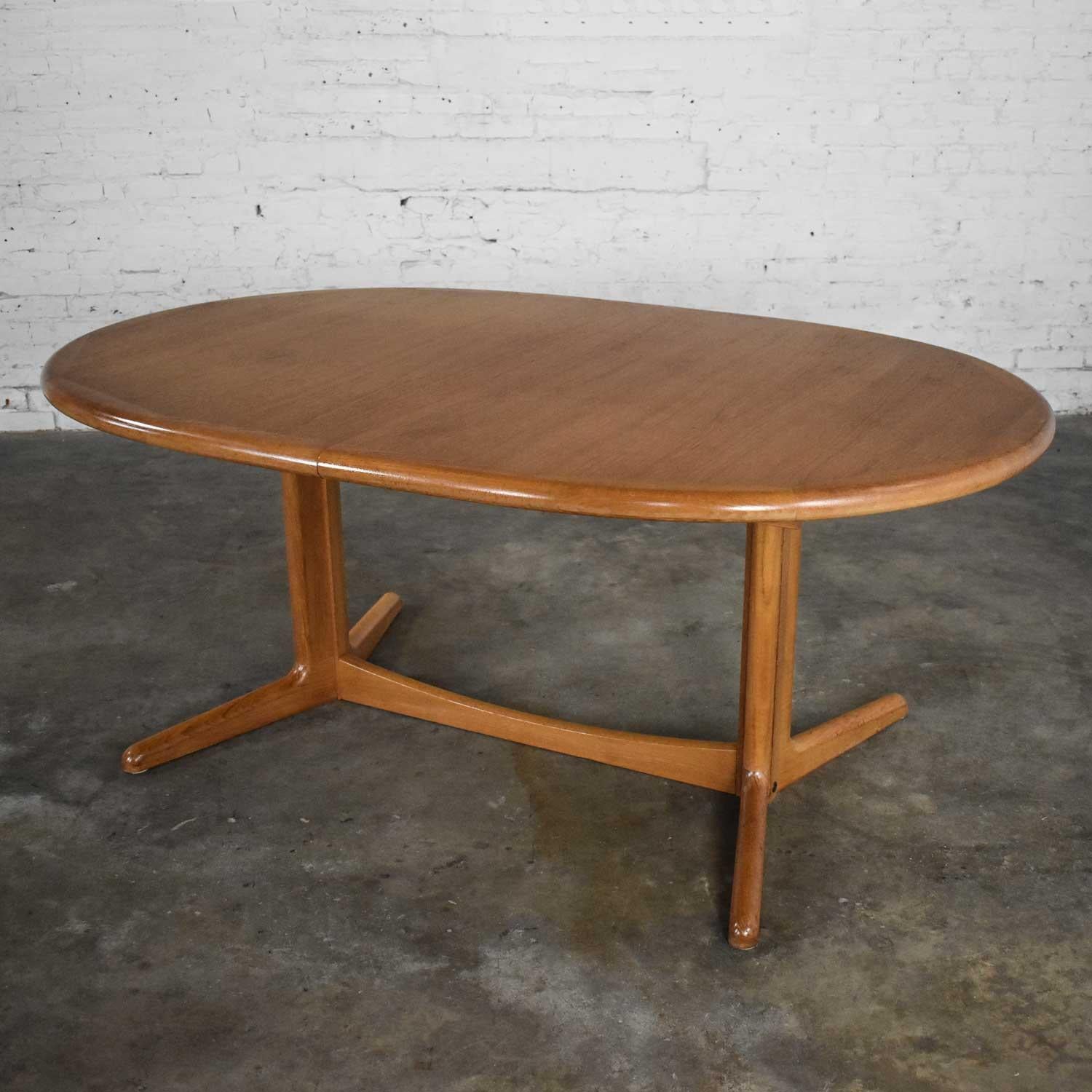 oval scandi dining table