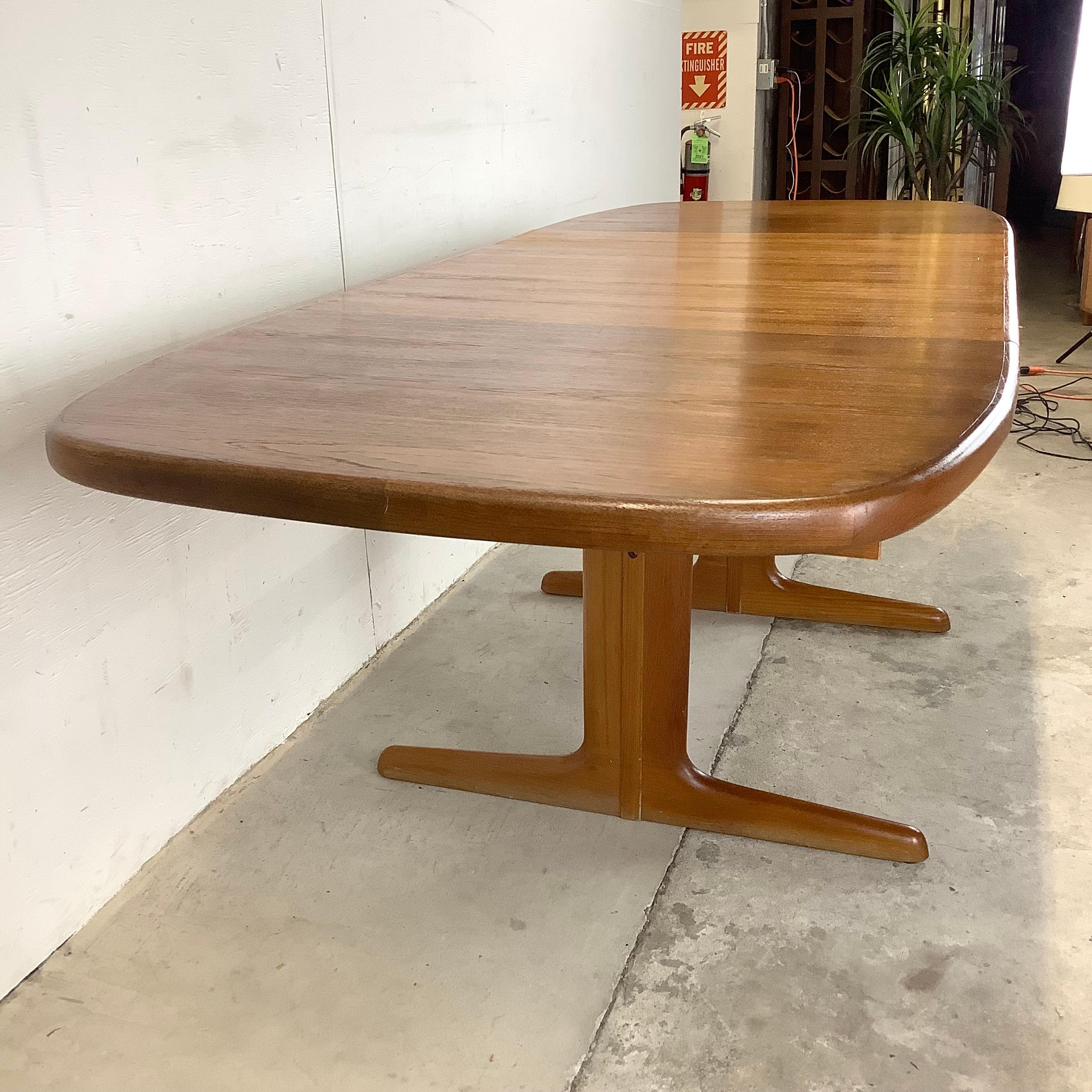 Scandinavian Modern Teak Oval Dining Table with Leaves 4
