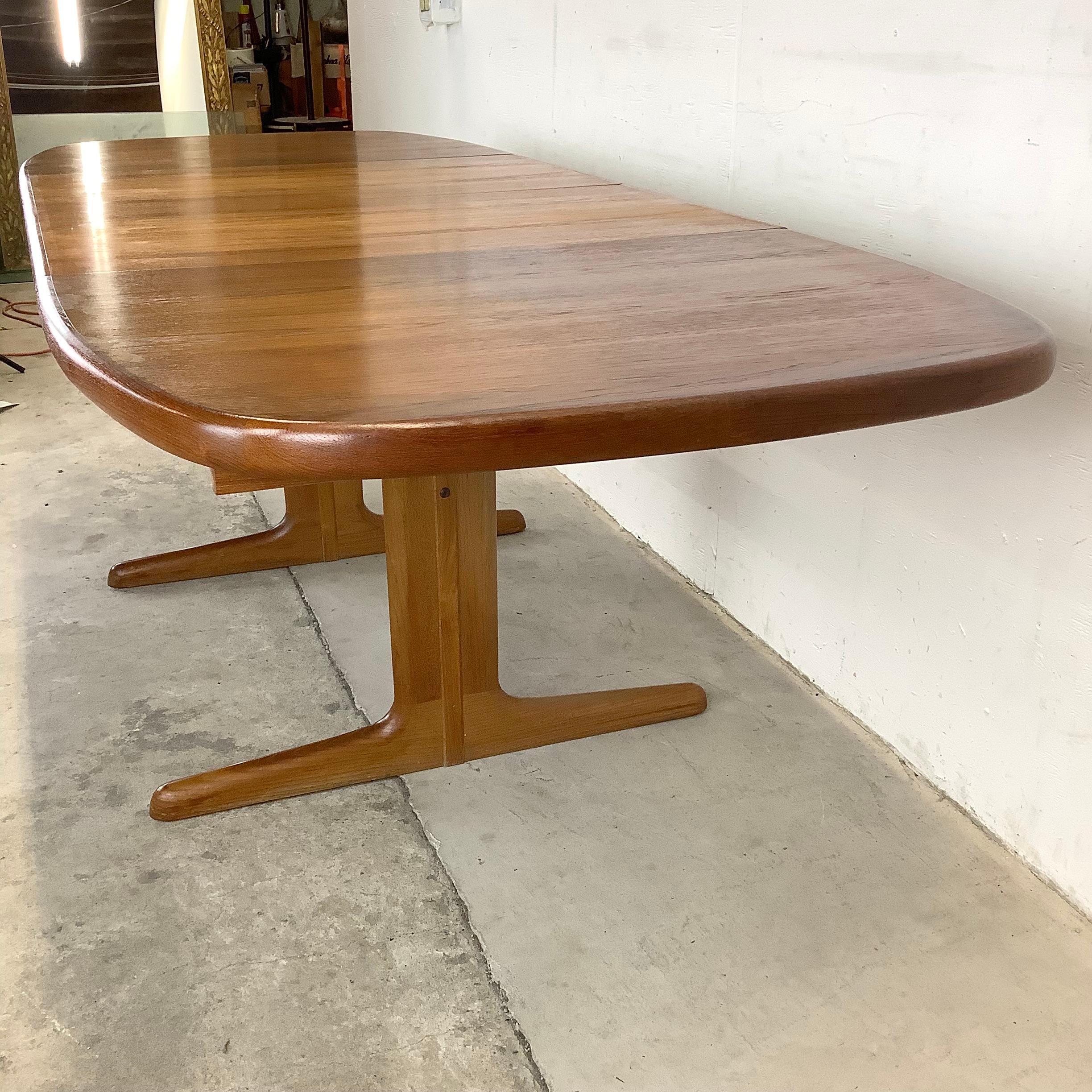 Scandinavian Modern Teak Oval Dining Table with Leaves 5