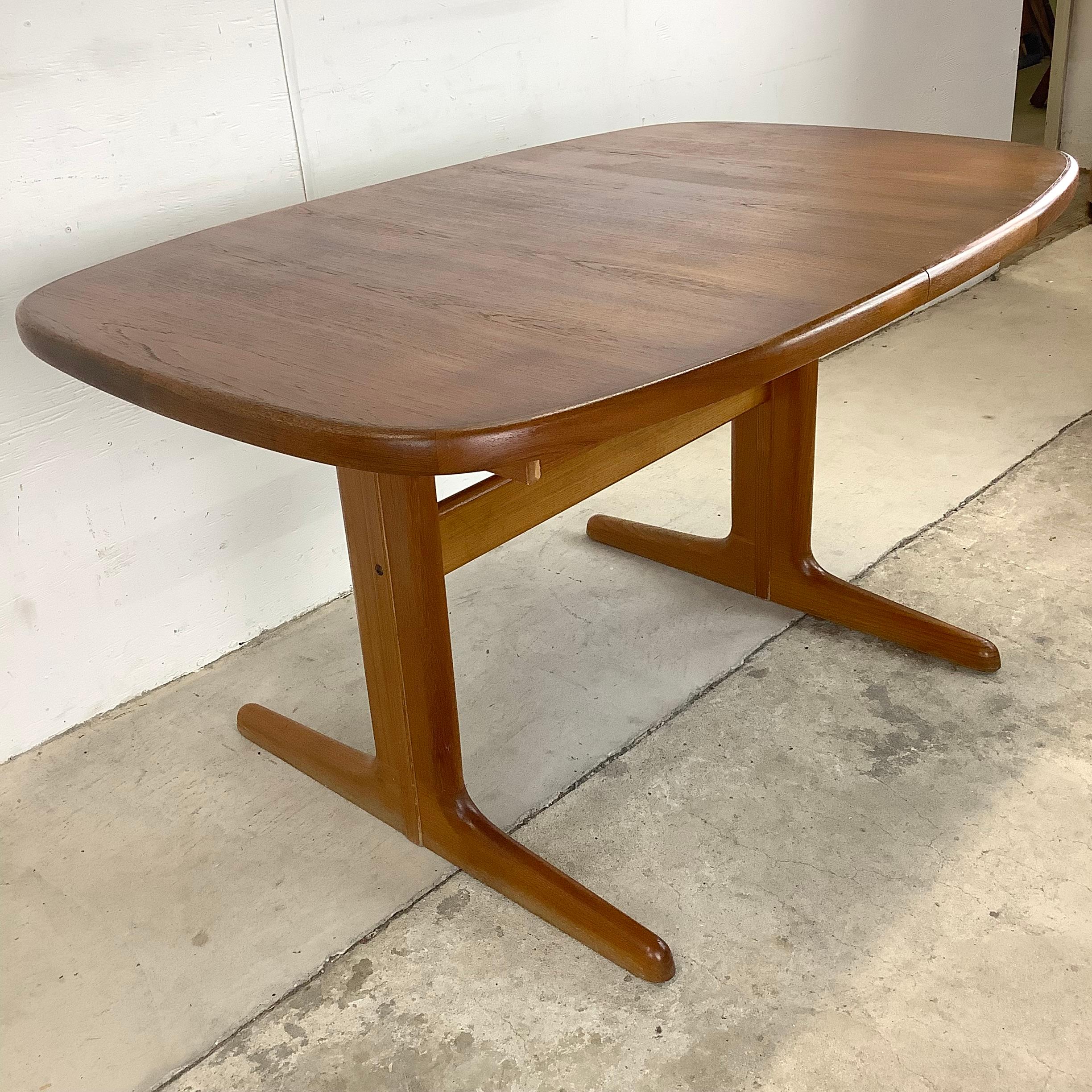 Other Scandinavian Modern Teak Oval Dining Table with Leaves