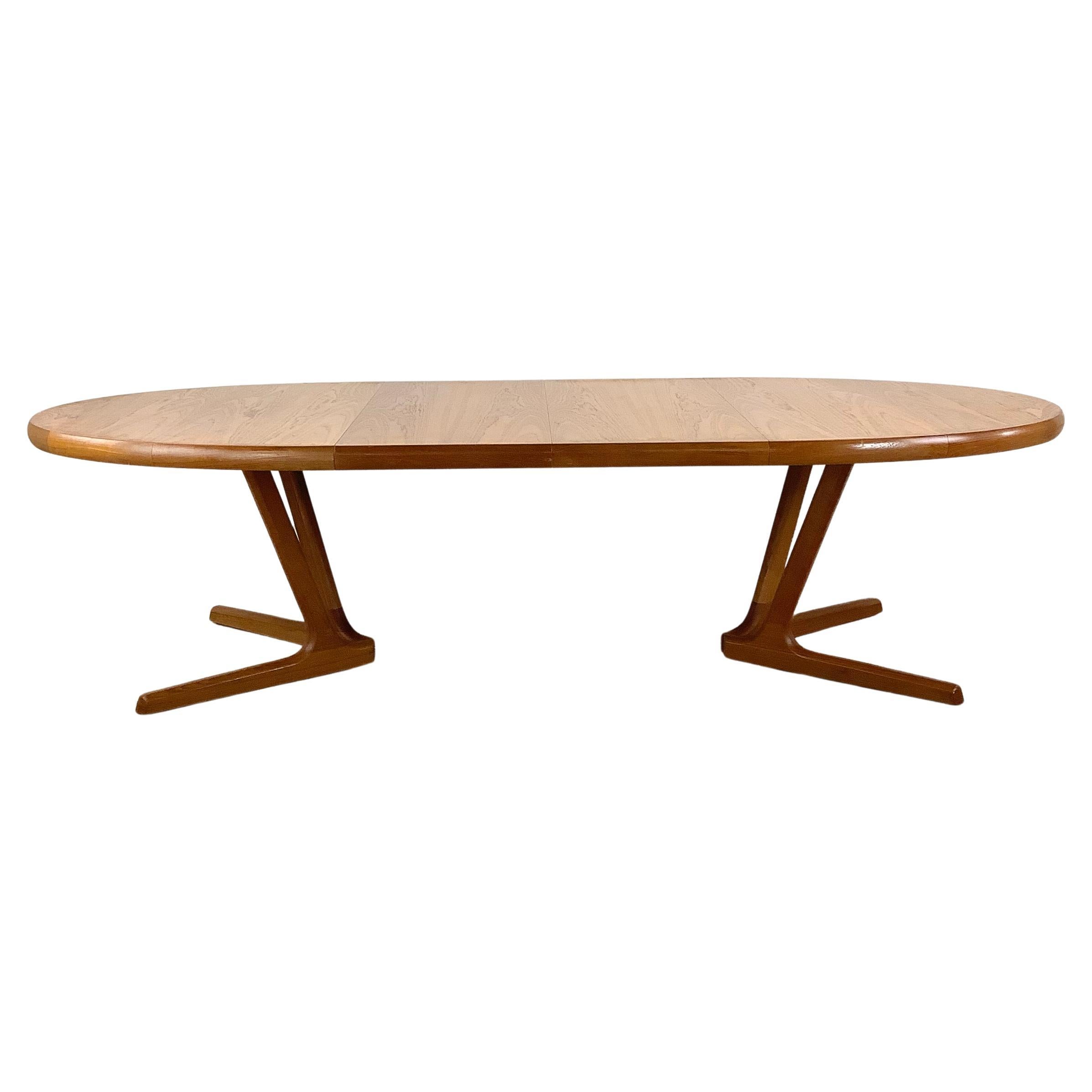 Scandinavian Modern Teak Oval Dining Table With Leaves