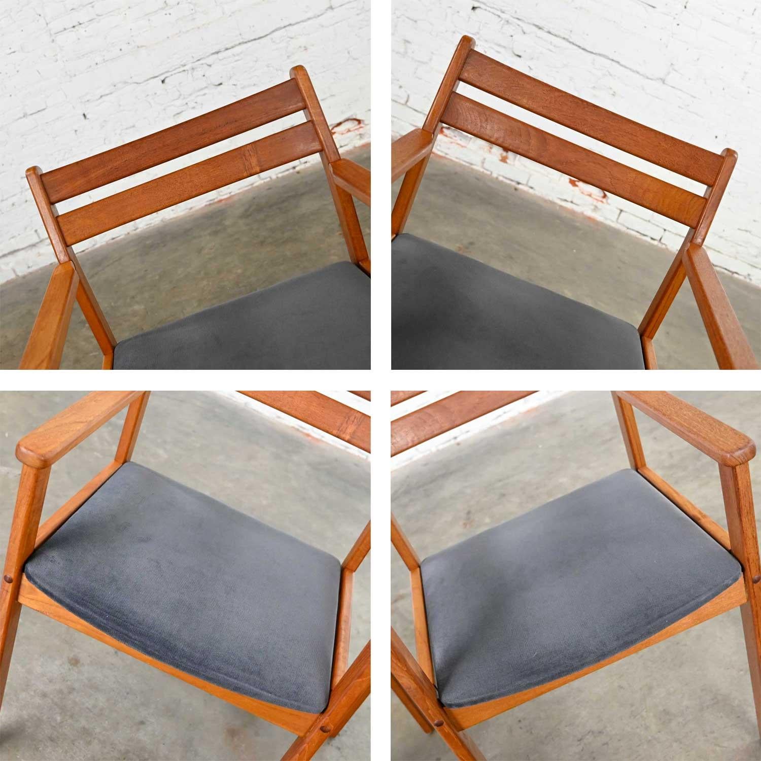 Paire de fauteuils modernes scandinaves en teck avec sièges en tissu anthracite brossé en vente 7
