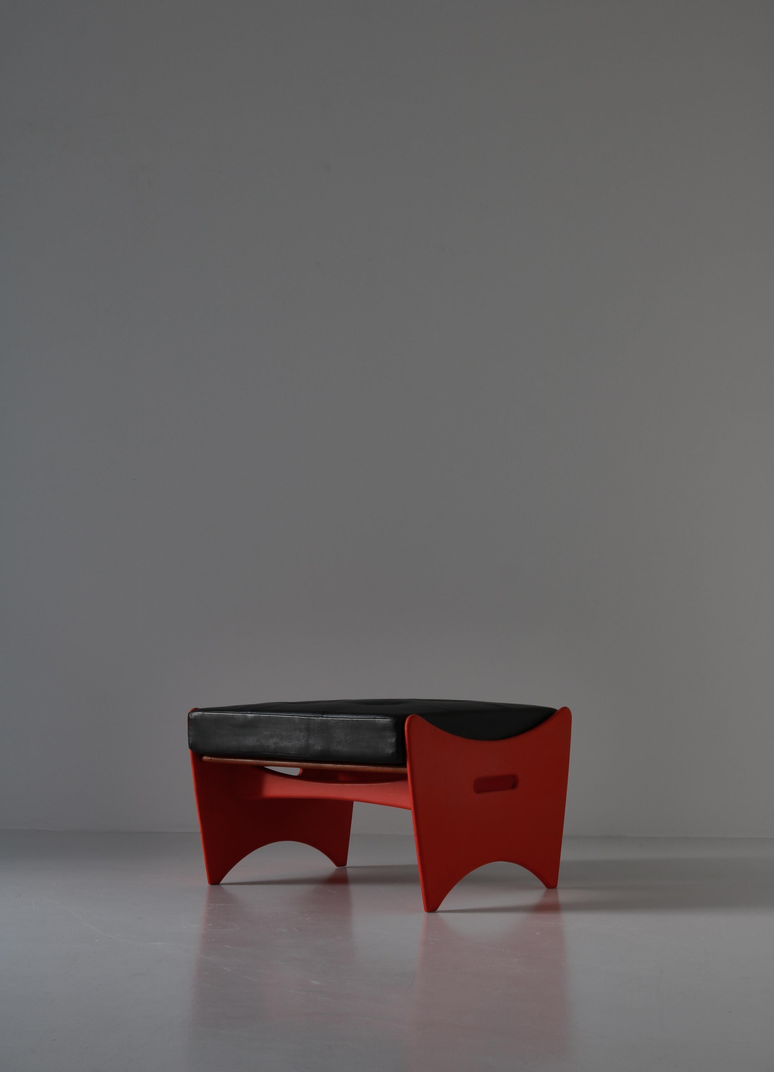 Scandinavian Modern Teak & Red Lacquered Stool / Side Table by Illum Wikkelsø 2
