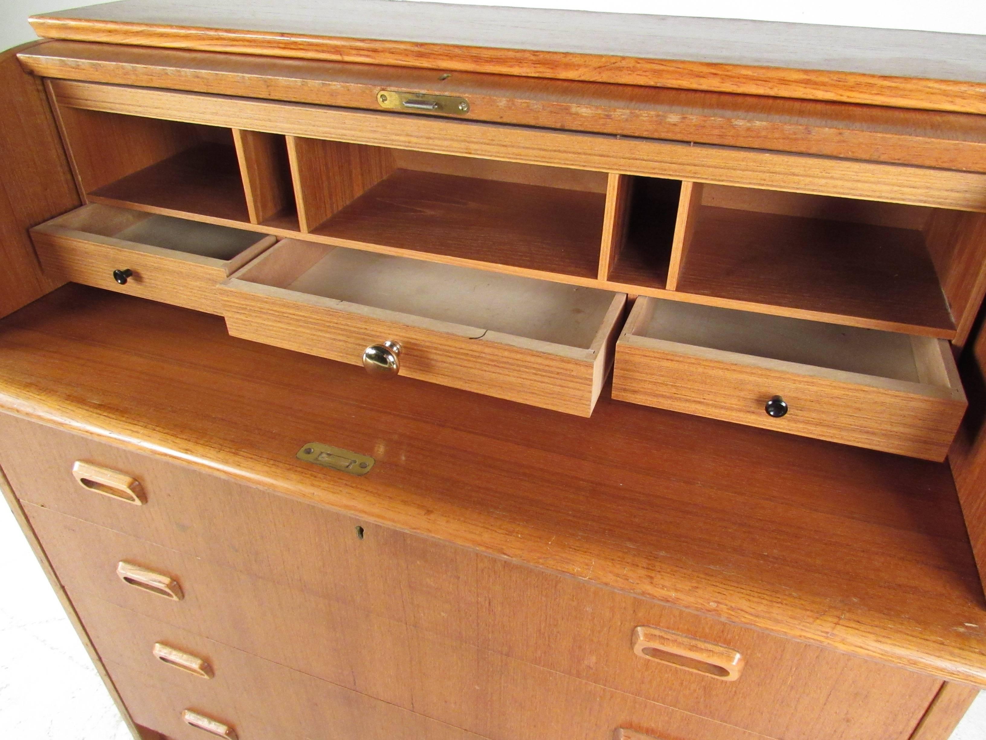 Scandinavian Modern Teak Roll Top Desk In Fair Condition In Brooklyn, NY