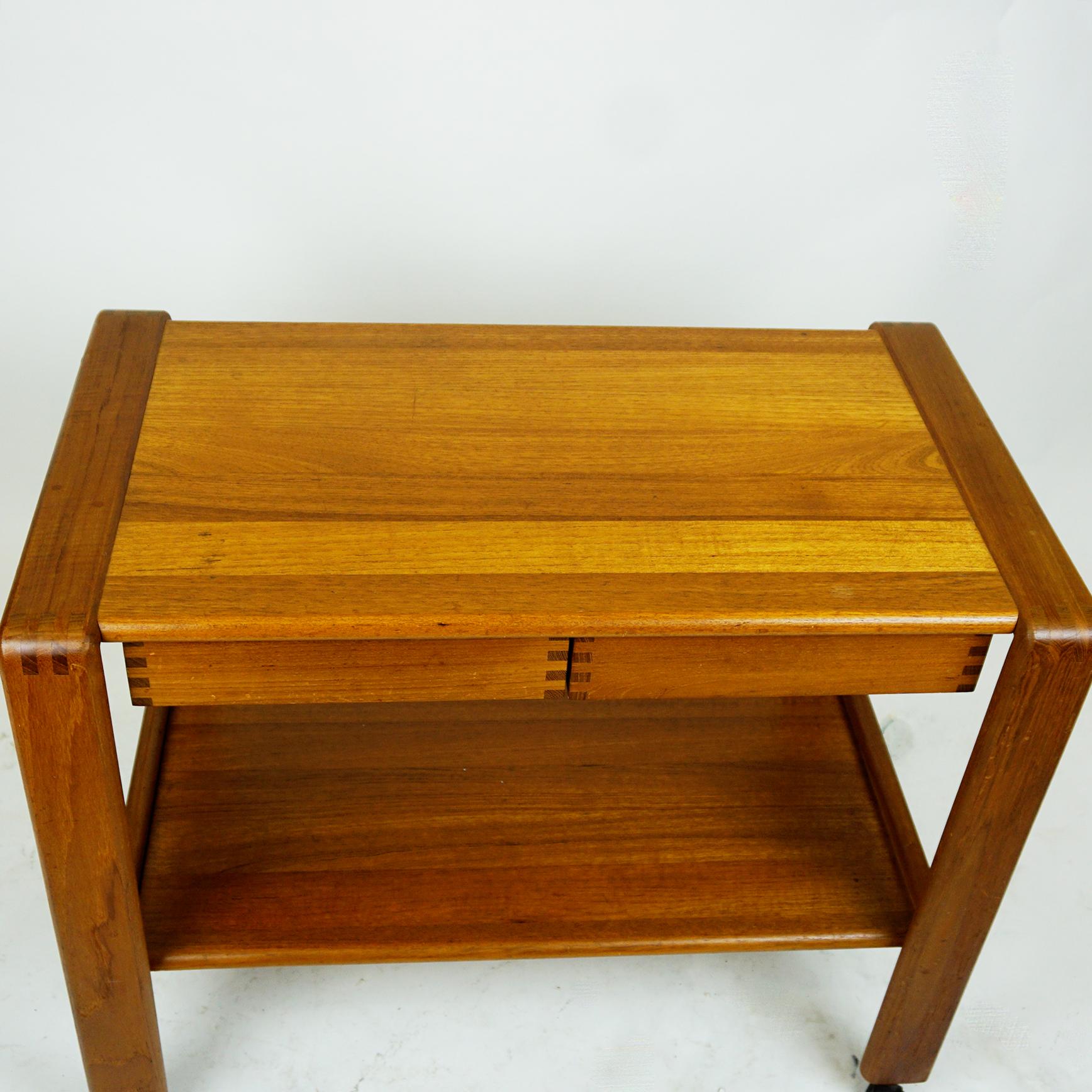 Mid-20th Century Scandinavian Modern Teak Serving Table or Bar Cart For Sale