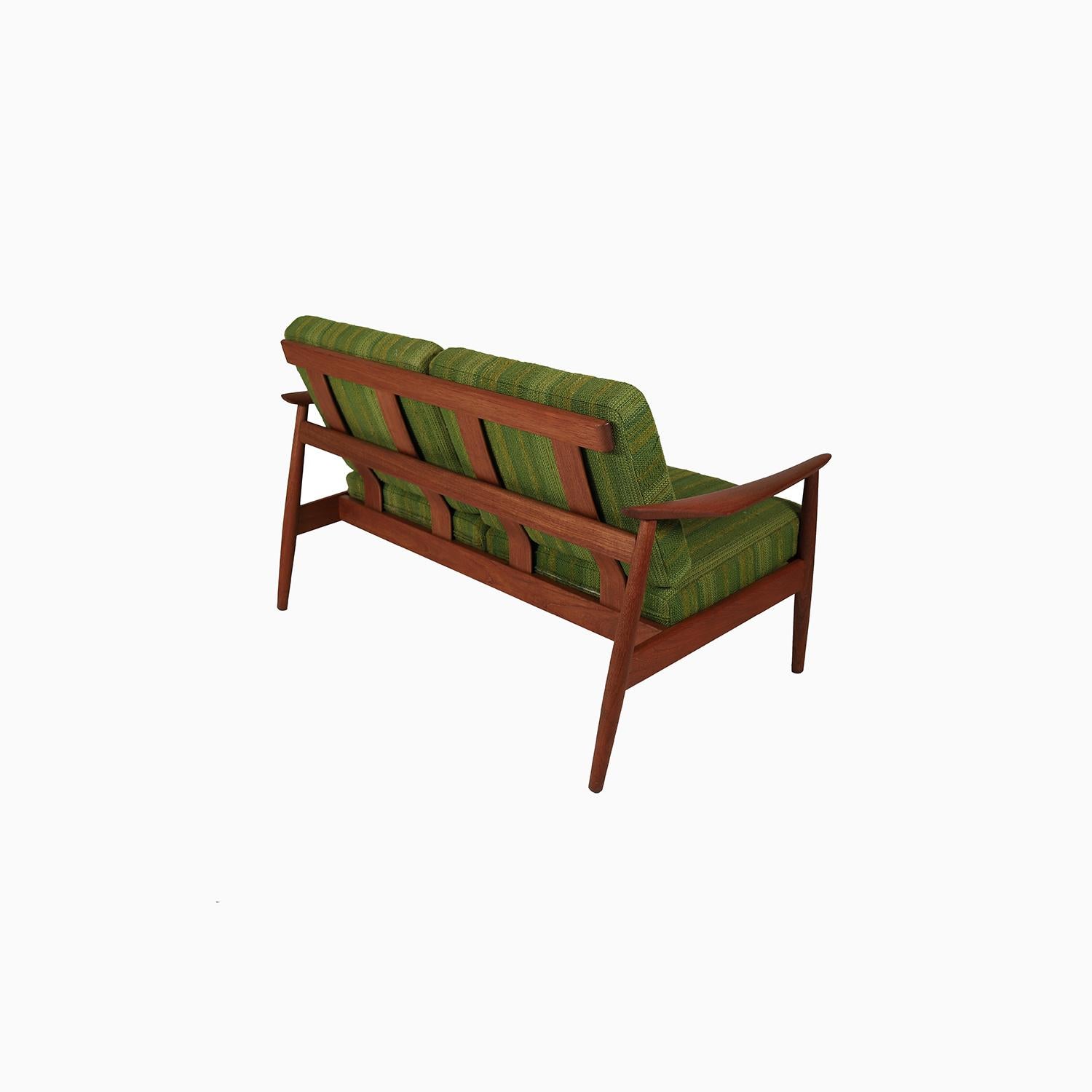 20th Century Scandinavian Modern Teak Settee by Arne Vodder