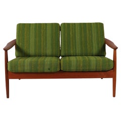 Scandinavian Modern Teak Settee by Arne Vodder