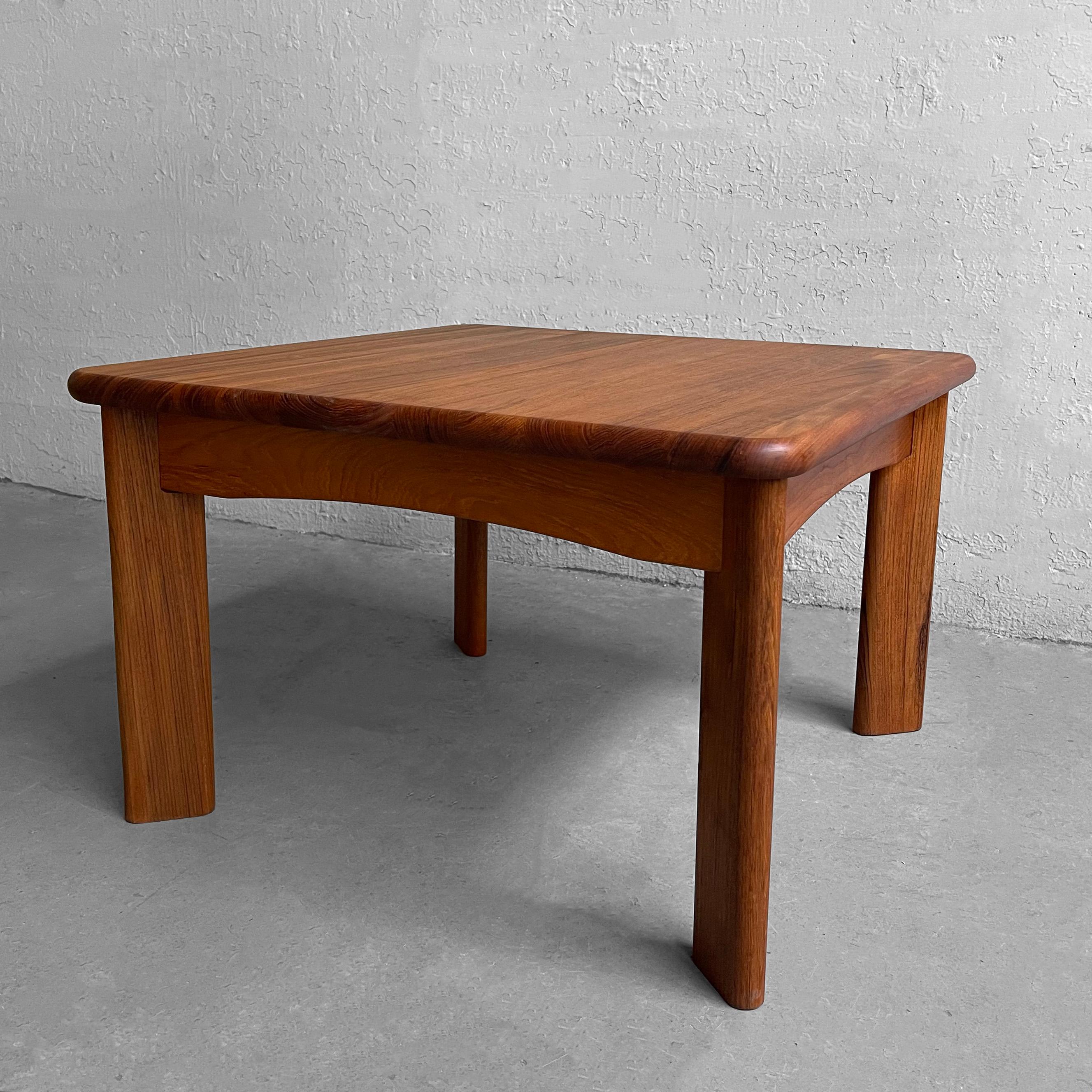 Scandinavian Modern Teak Side Coffee Table In Good Condition For Sale In Brooklyn, NY