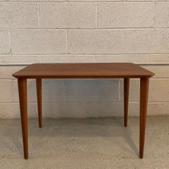 Table d'appoint en teck de style scandinave moderne de Peter Hvidt pour France & Daverkosen
