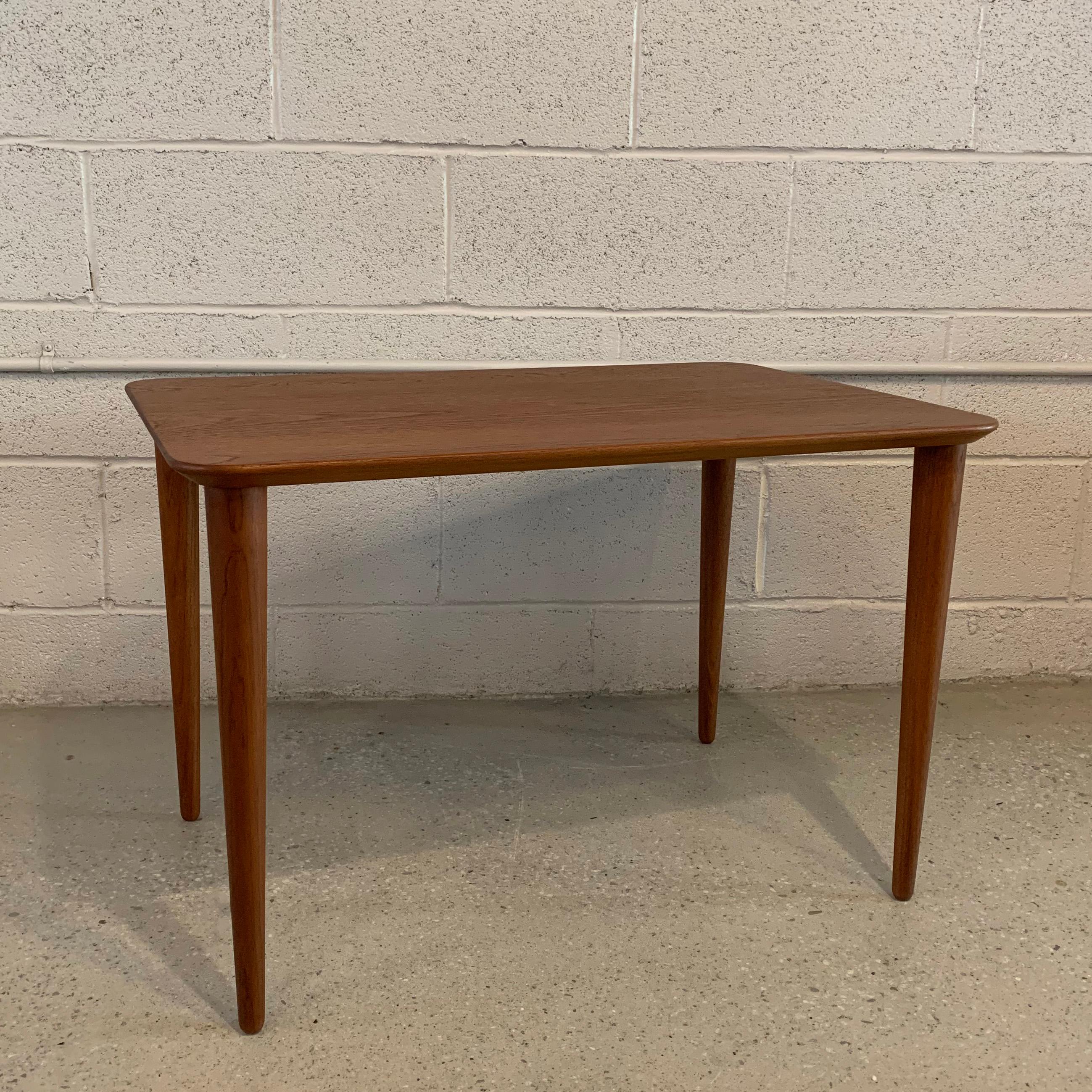 Danish Scandinavian Modern Teak Side Table by Peter Hvidt for France & Daverkosen For Sale