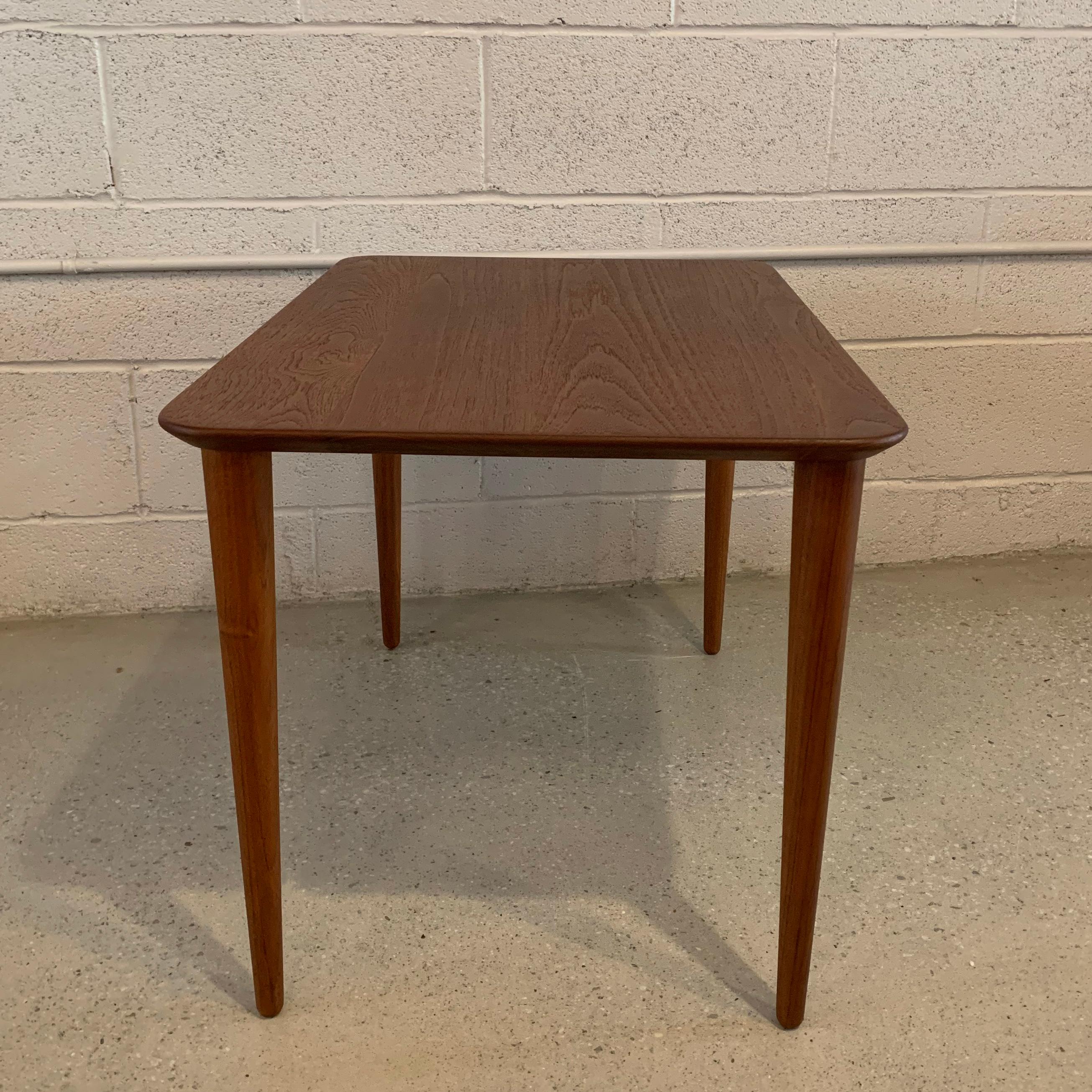 Scandinavian Modern Teak Side Table by Peter Hvidt for France & Daverkosen For Sale 1