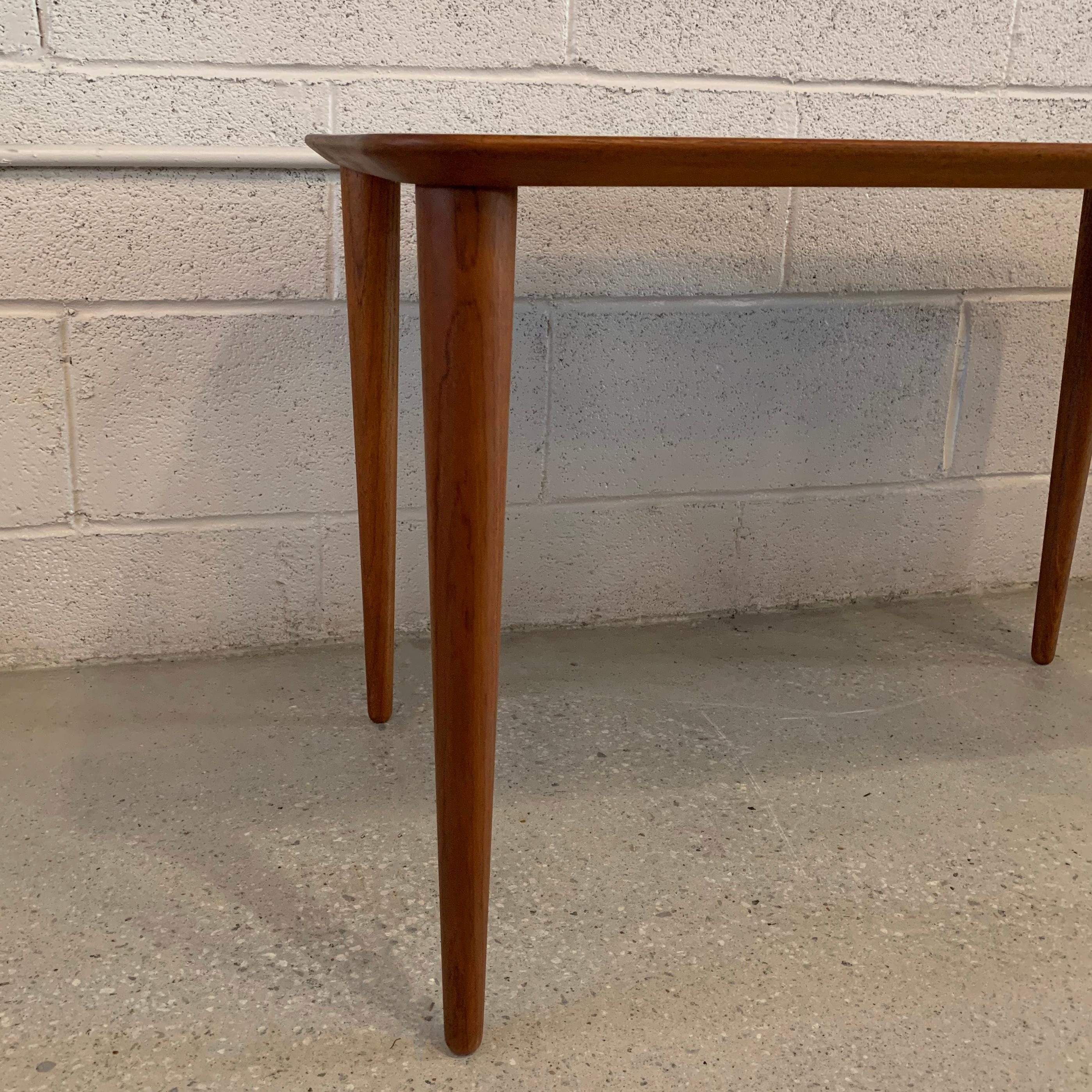 Scandinavian Modern Teak Side Table by Peter Hvidt for France & Daverkosen For Sale 4