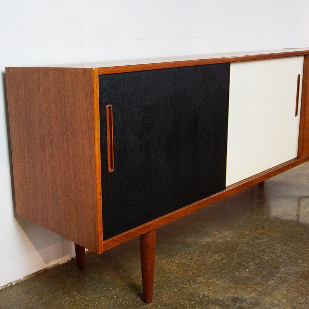 Scandinavian Modern Teak Sliding Door Credenza Trento by Nils Jonsson for Troeds 5