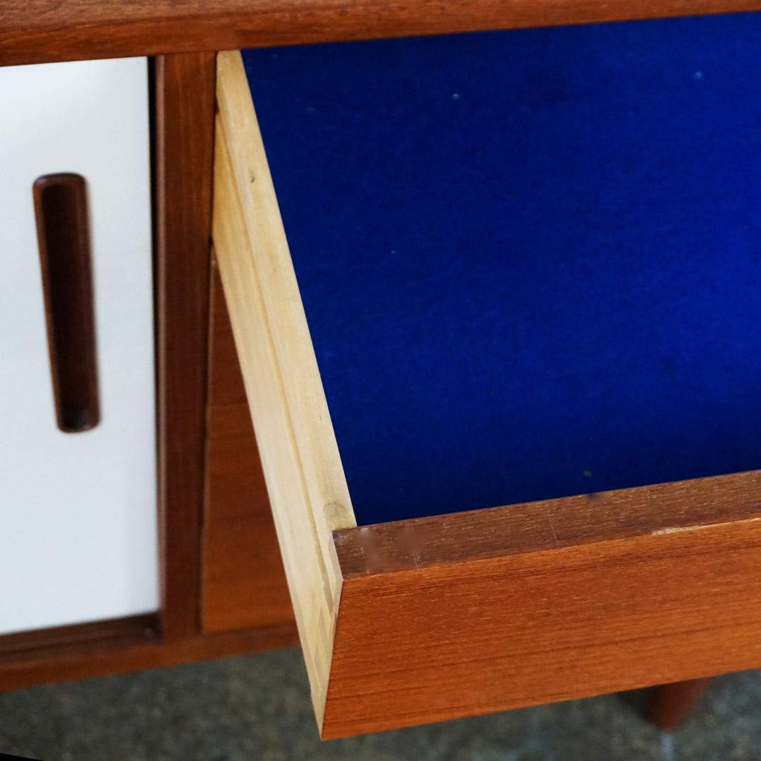 Scandinavian Modern Teak Sliding Door Credenza Trento by Nils Jonsson for Troeds 7