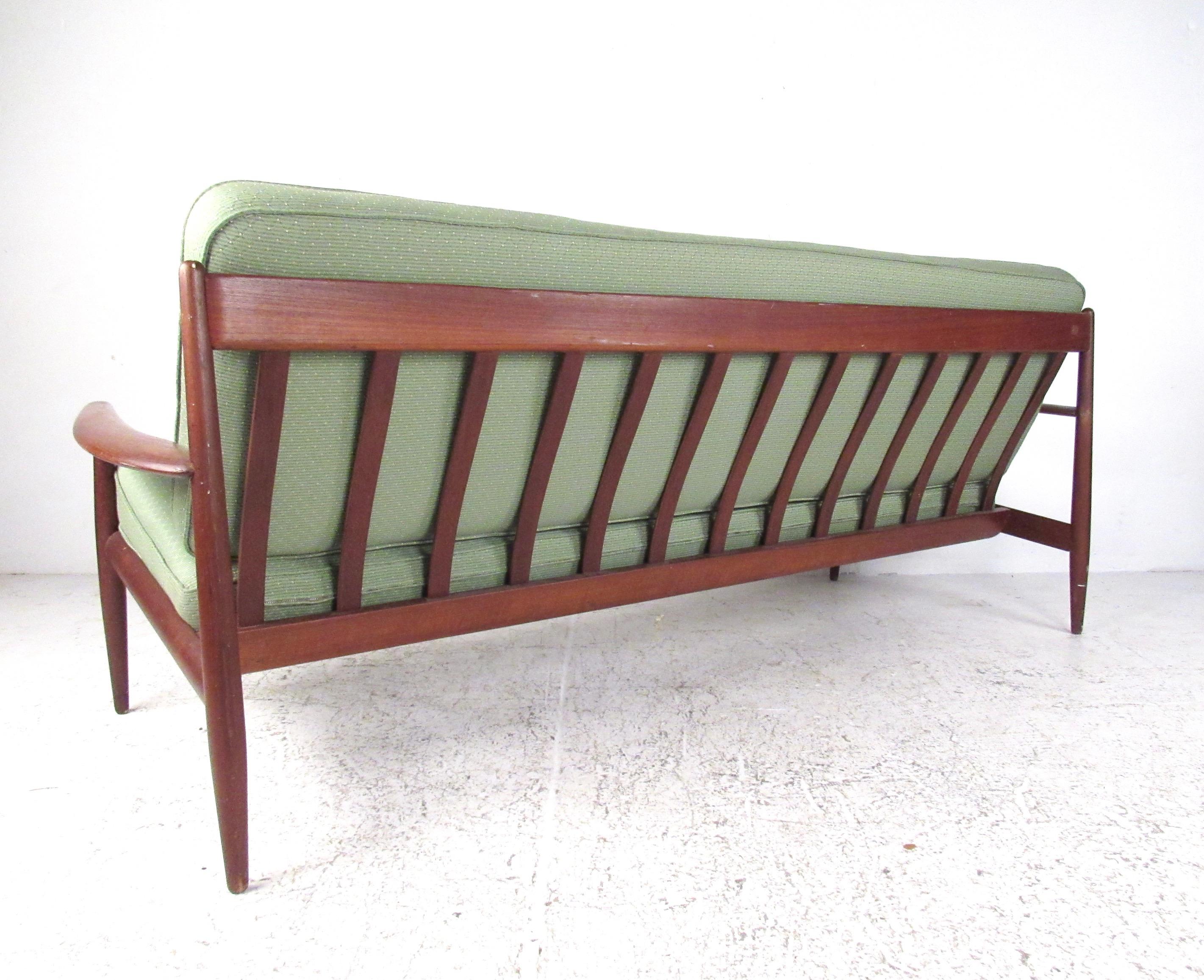 Scandinavian Modern Teak Sofa after Grete Jalk In Good Condition For Sale In Brooklyn, NY