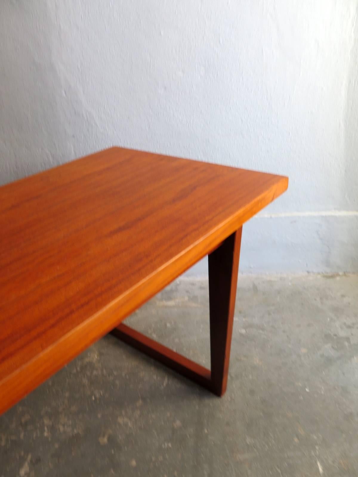 Late 20th Century Scandinavian modern teak sofa table For Sale