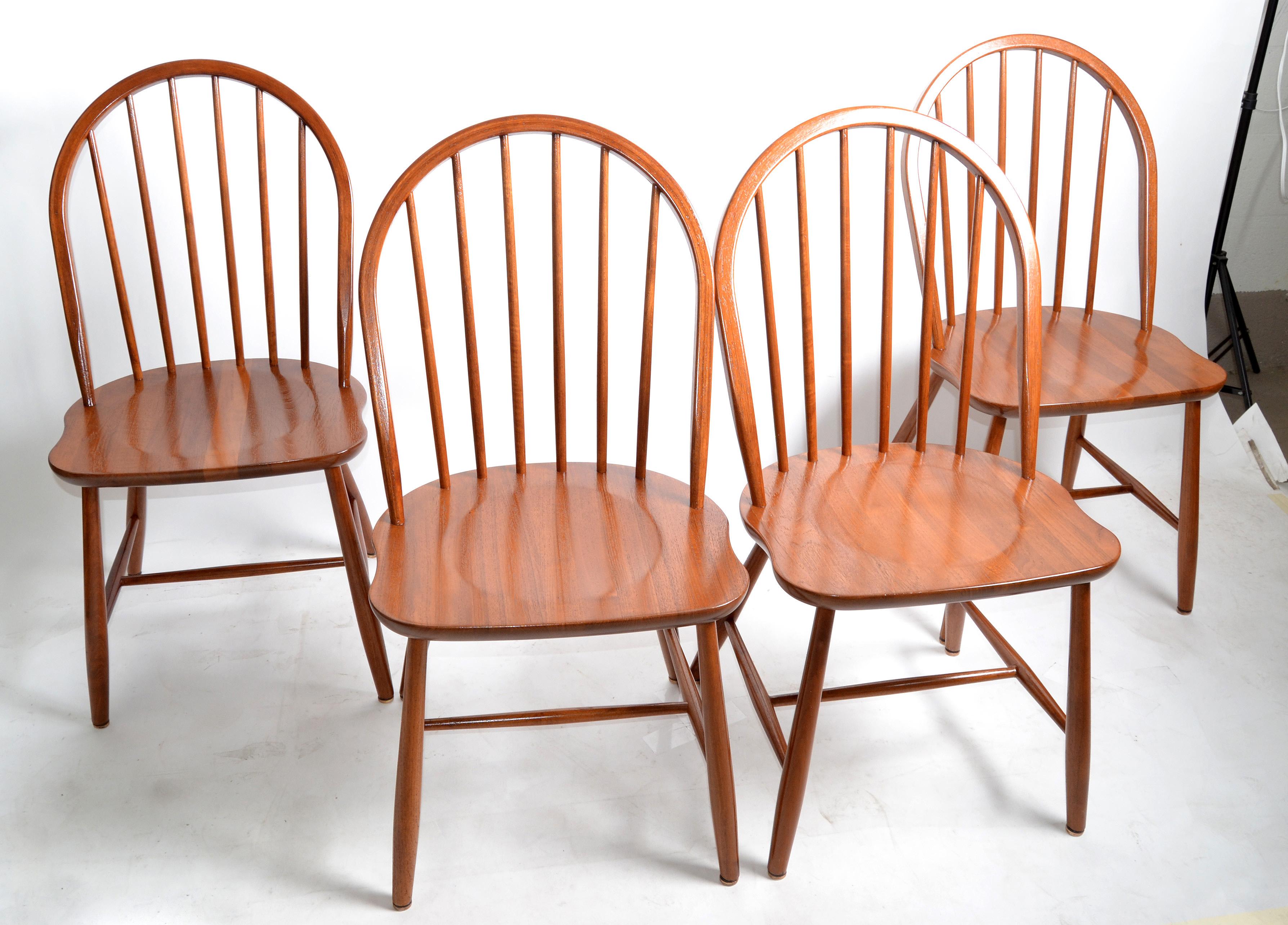 Sedie da pranzo moderne scandinave con schienale a fuso in teak Møbelfabrik Danimarca, set 4 in vendita 5