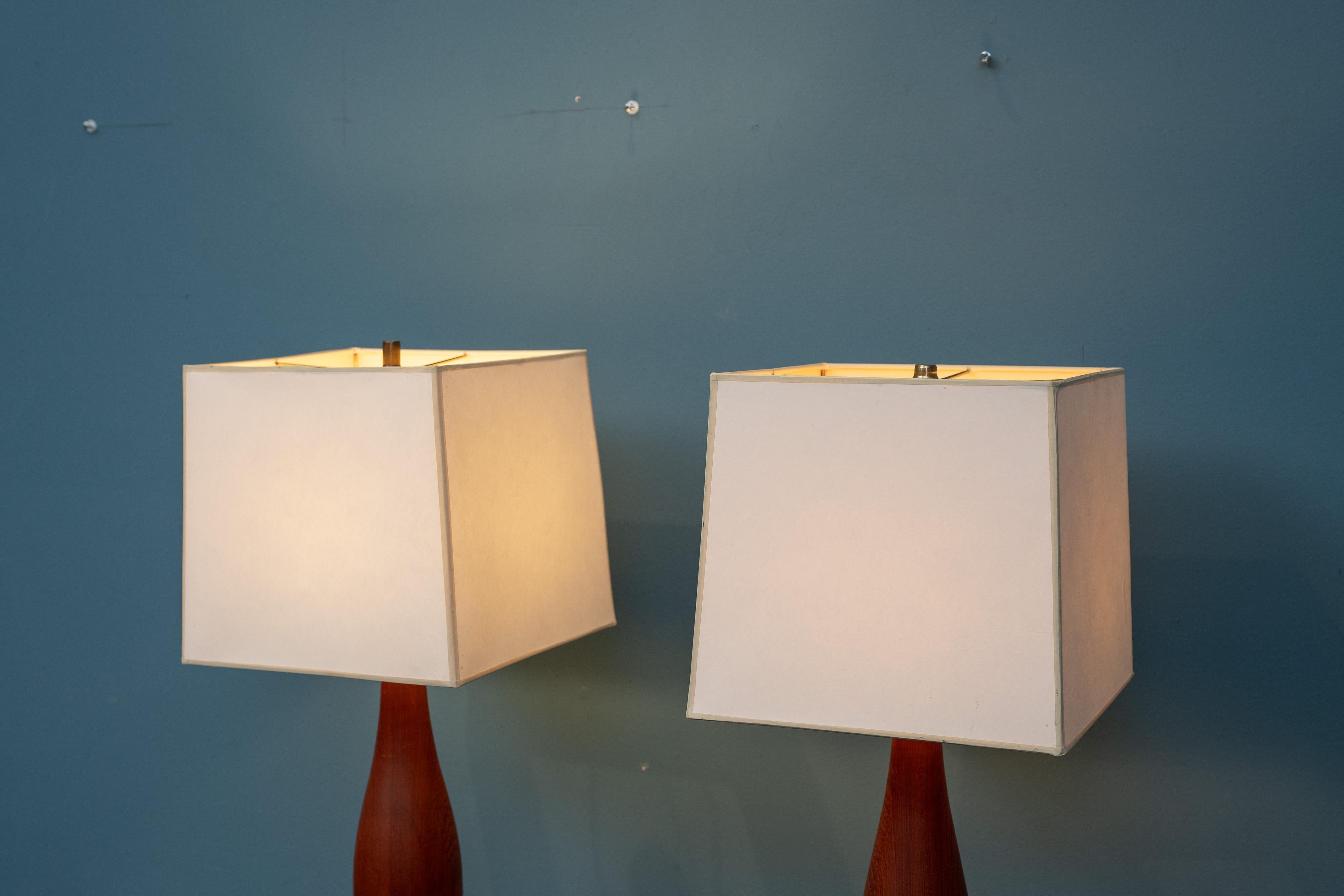 Lámparas de mesa de teca modernas escandinavas Europeo en venta