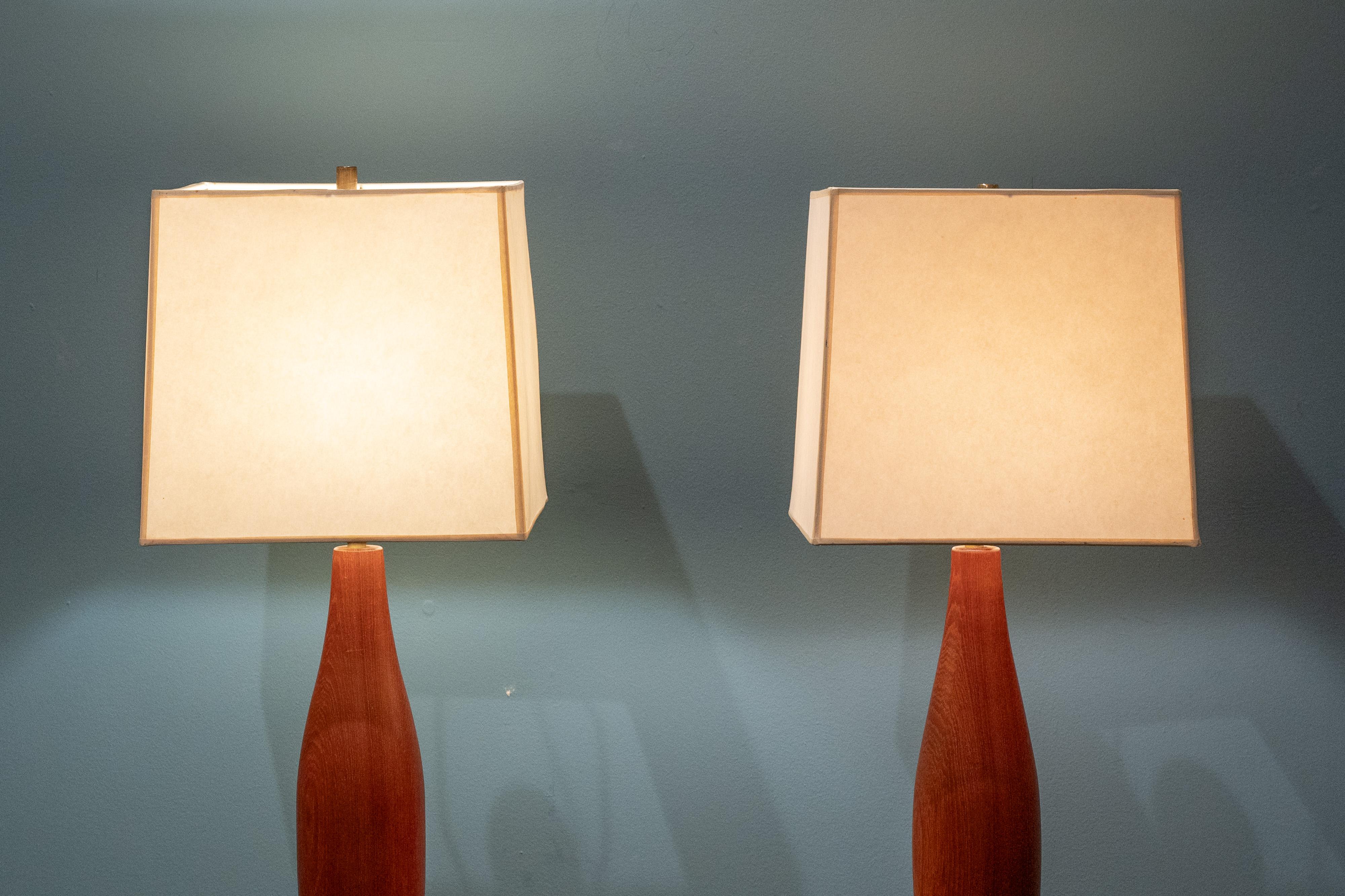 Lámparas de mesa de teca modernas escandinavas en Bueno estado para la venta en San Francisco, CA
