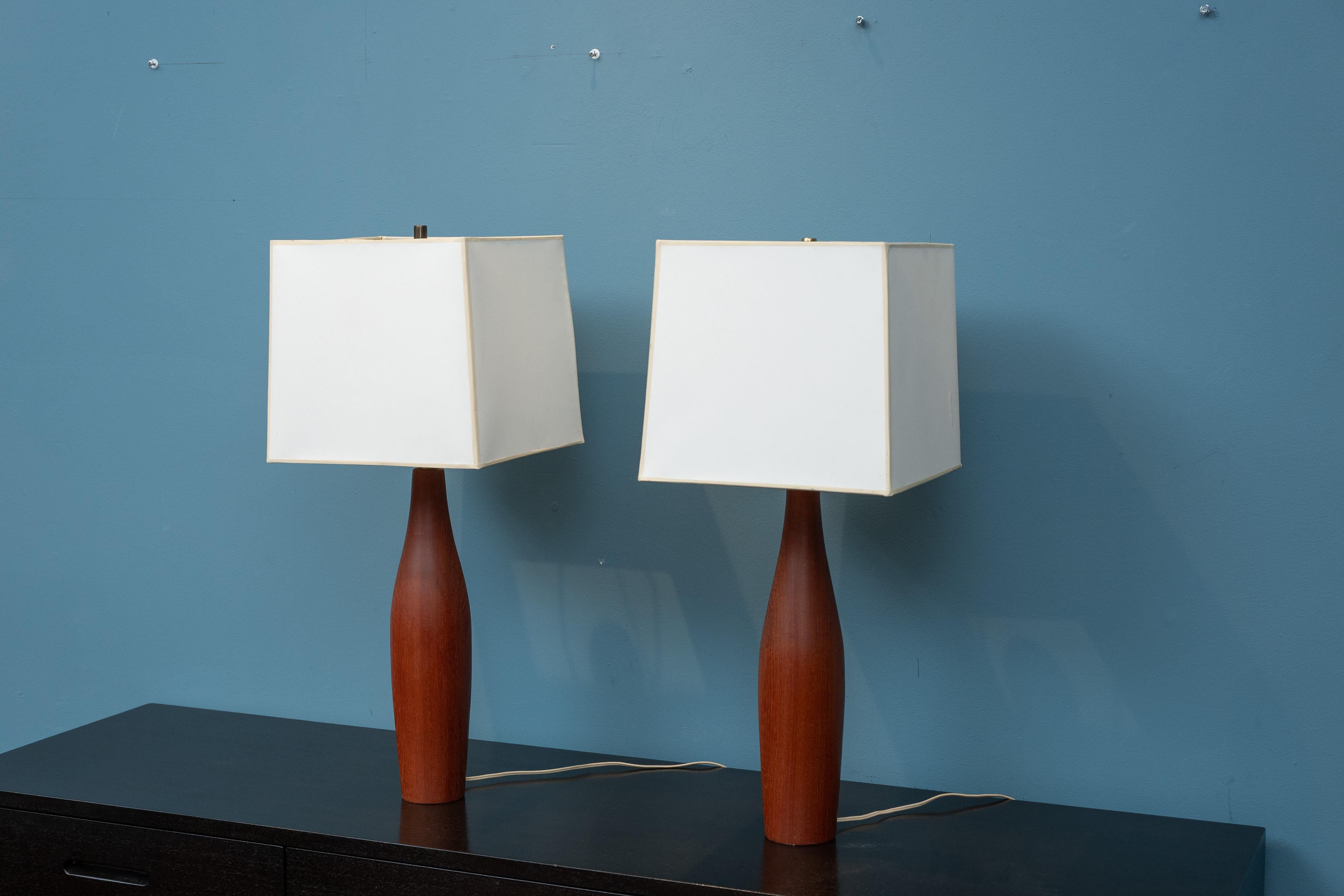 Lámparas de mesa de teca modernas escandinavas Teca en venta