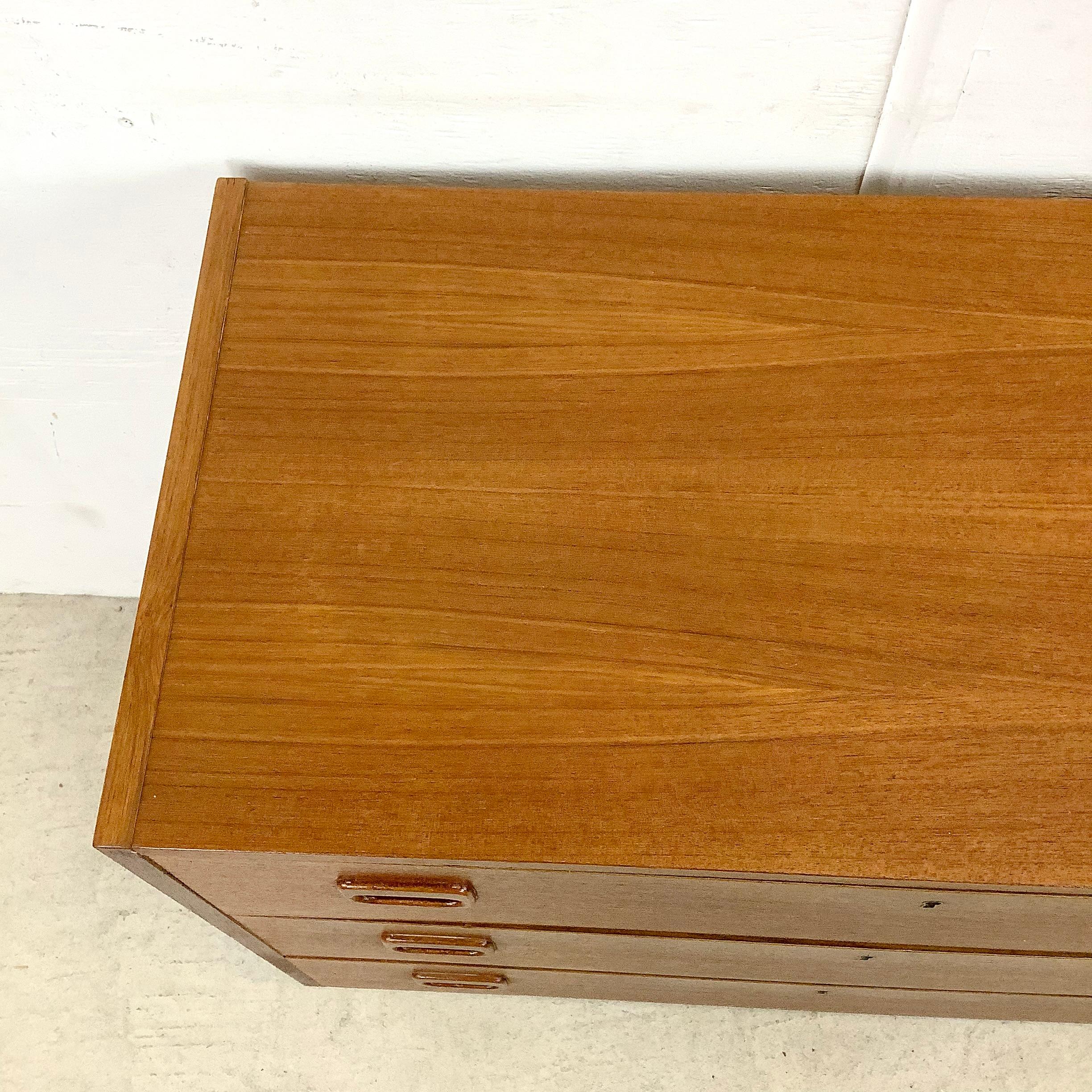 Wood Scandinavian Modern Teak Three Drawer Chest