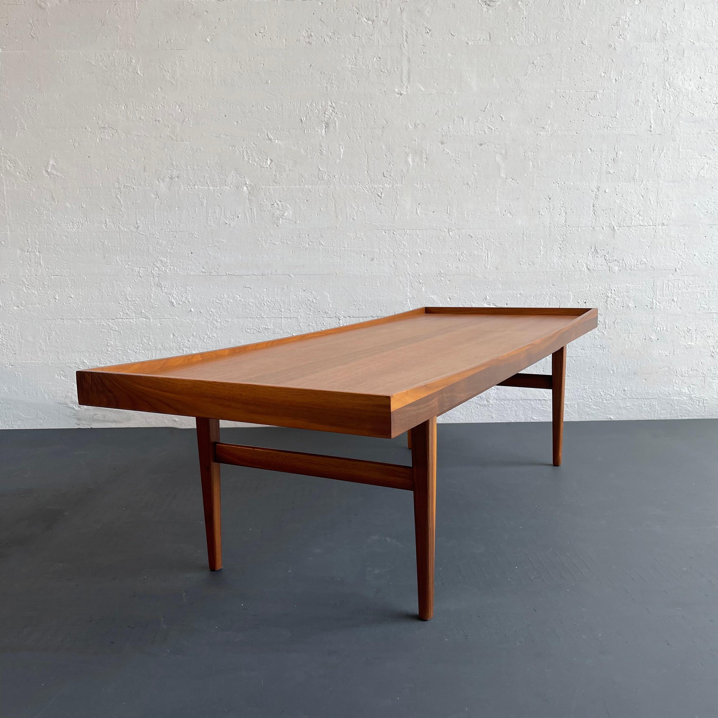Kipp Stewart & Stewart MacDougal Walnut Tray Top Coffee Table In Good Condition For Sale In Brooklyn, NY