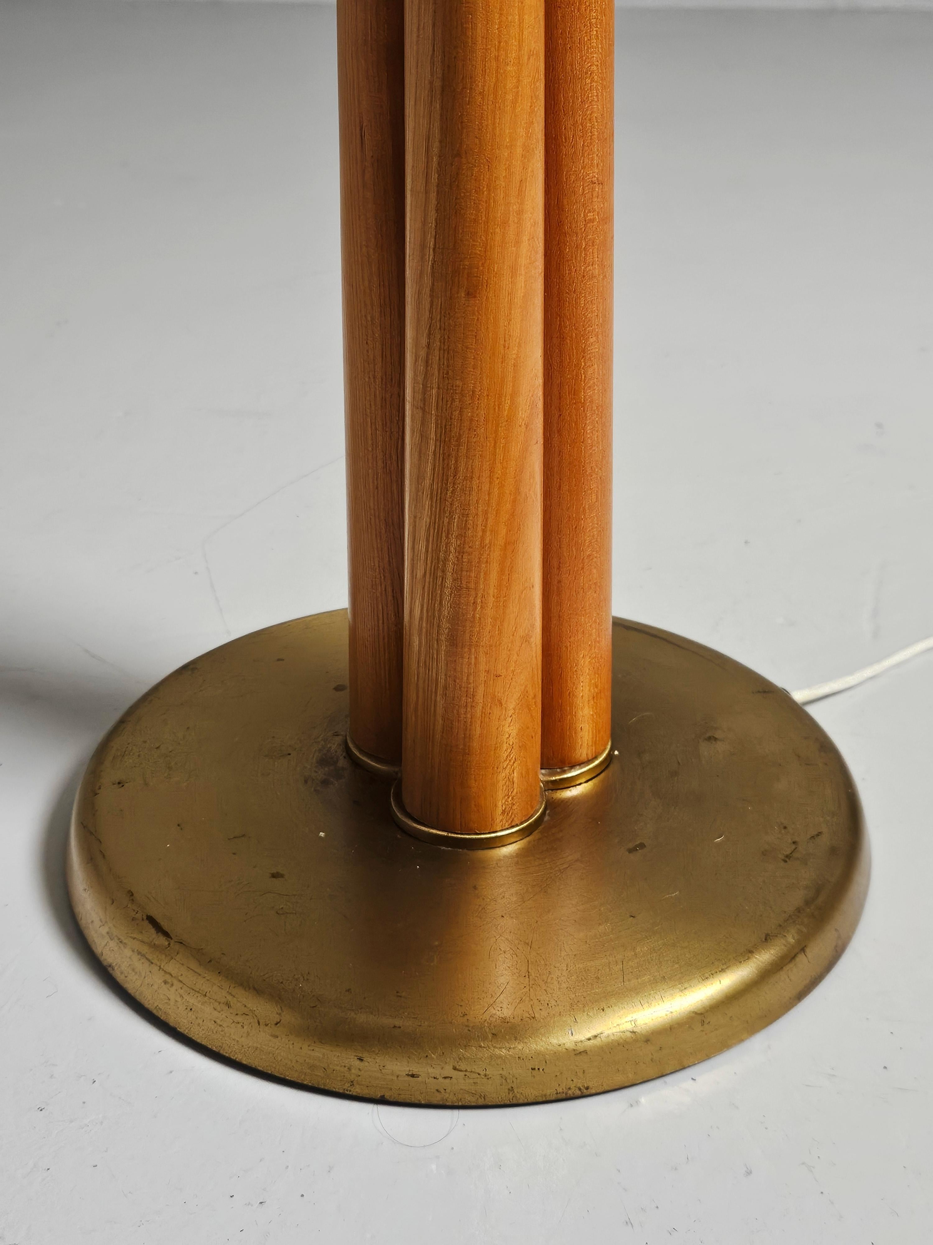 Scandinavian modern three armed floor lamp, Sweden, 1940s In Good Condition For Sale In Eskilstuna, SE