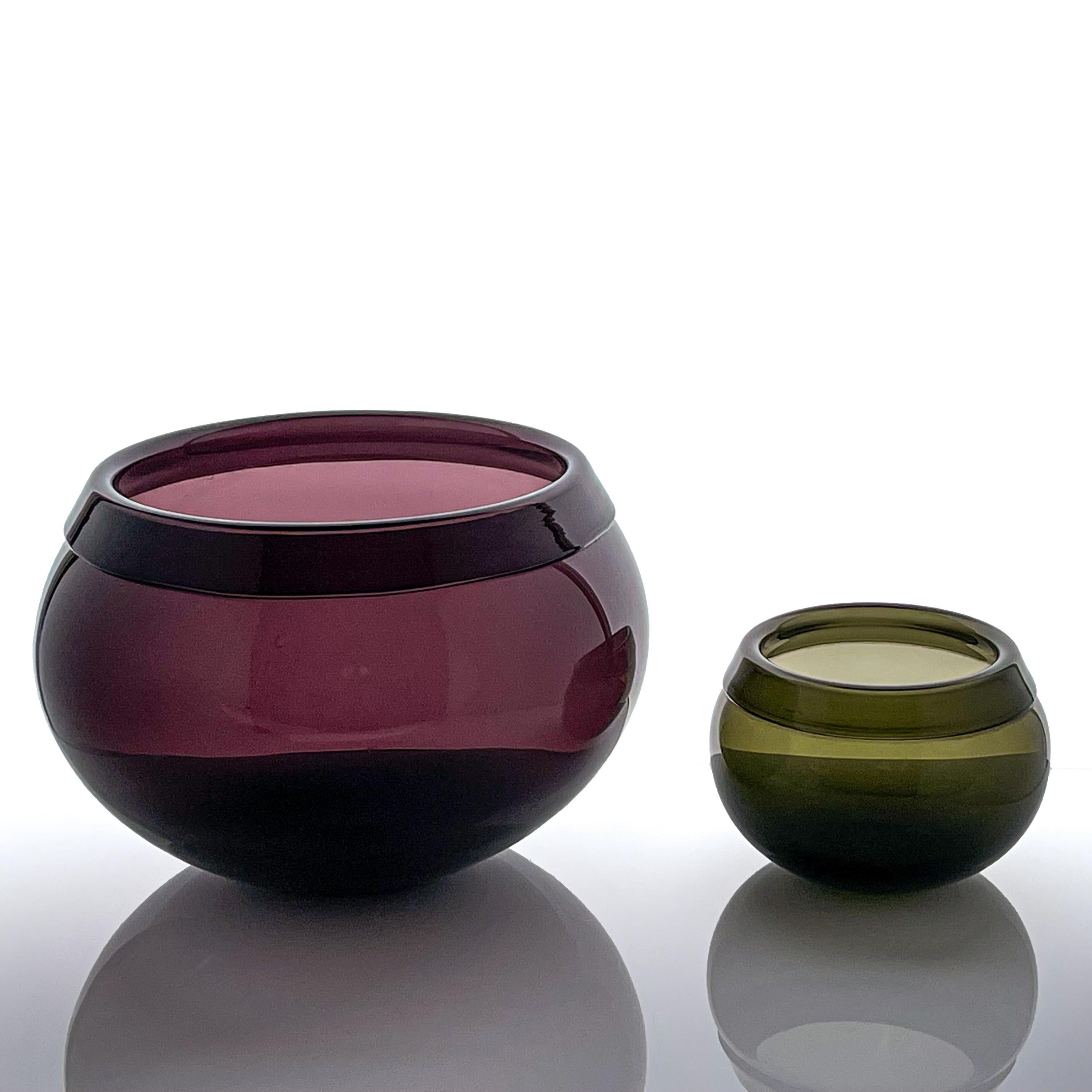 Finnish Scandinavian Modern Timo Sarpaneva Glass Bowls Pantareuna Green Purple 1950s For Sale