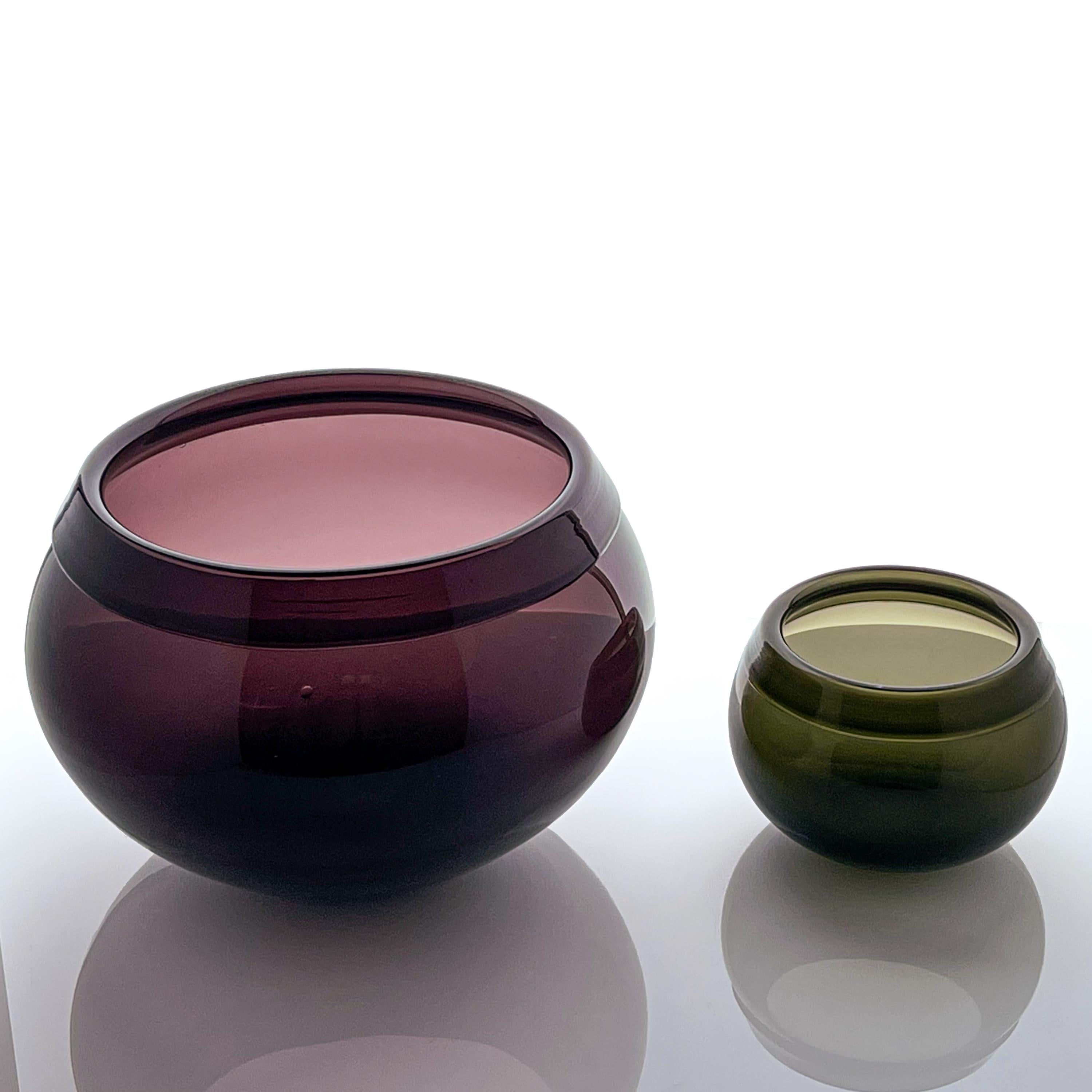 Hand-Crafted Scandinavian Modern Timo Sarpaneva Glass Bowls Pantareuna Green Purple 1950s For Sale