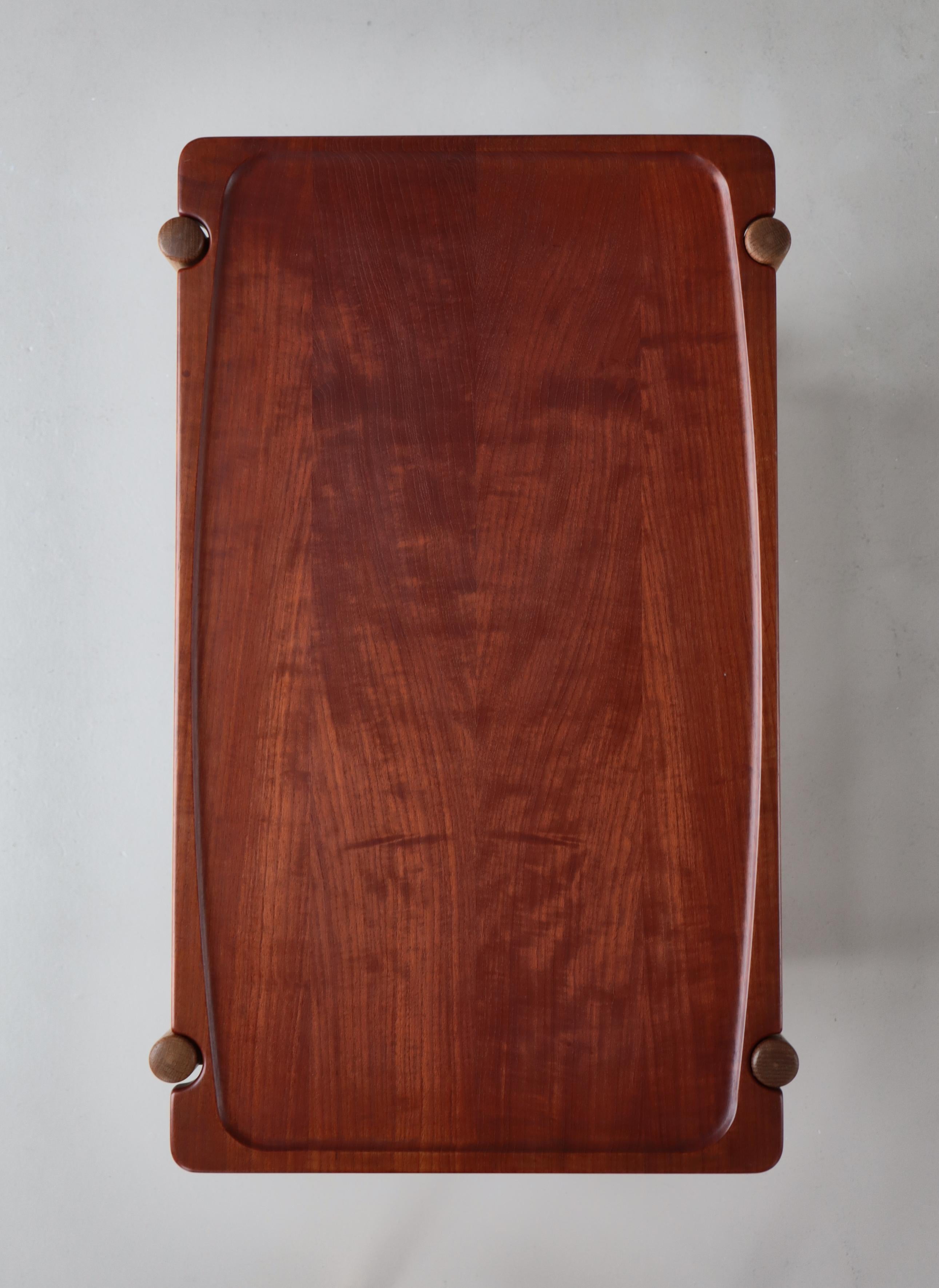 Scandinavian Modern Tray Table by Hans J. Wegner, Oak & Teak, Denmark, 1960s For Sale 5