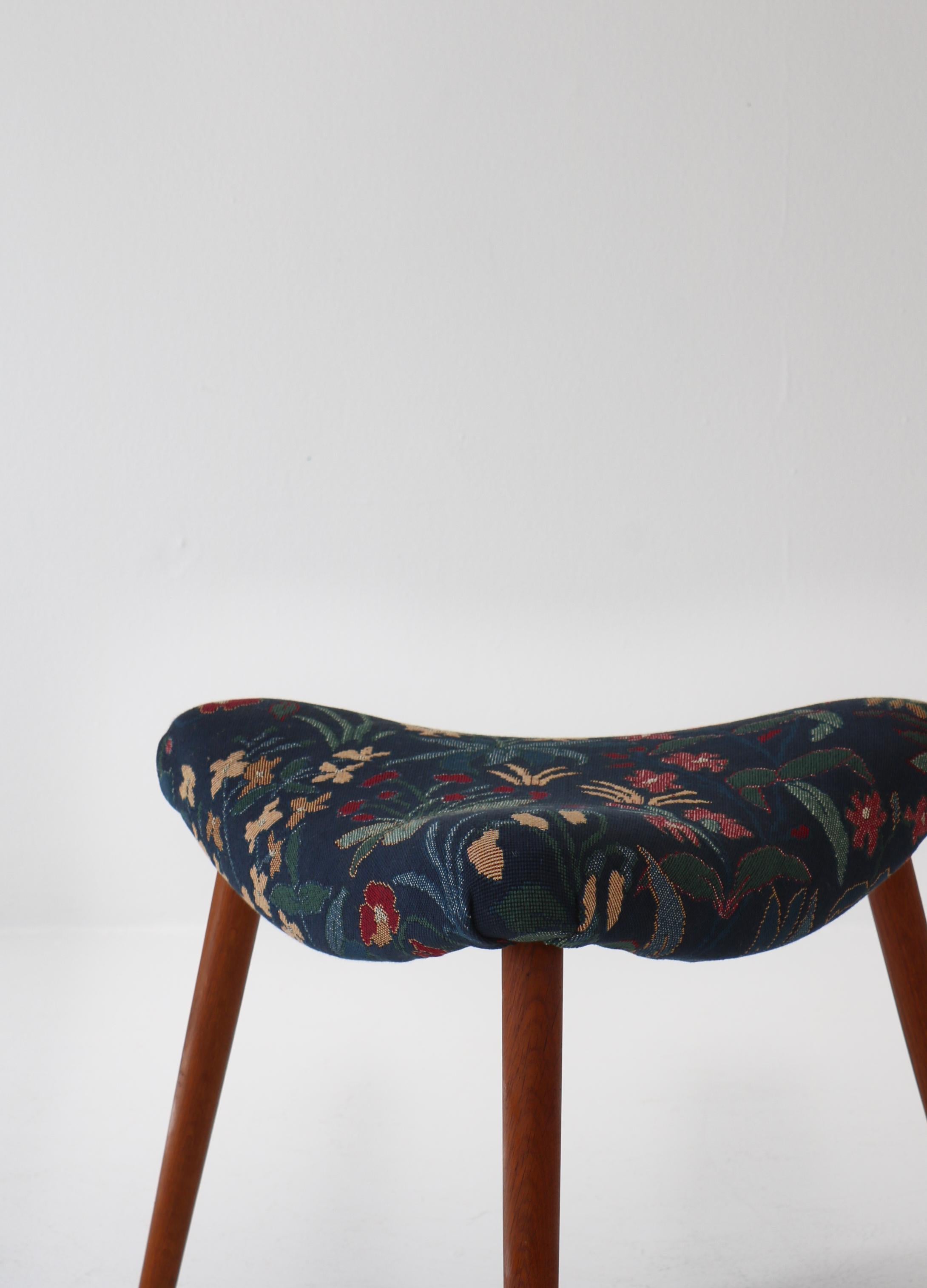 Scandinavian Modern Triangular Stools in Blue Floral Tapestry, 1950s For Sale 4