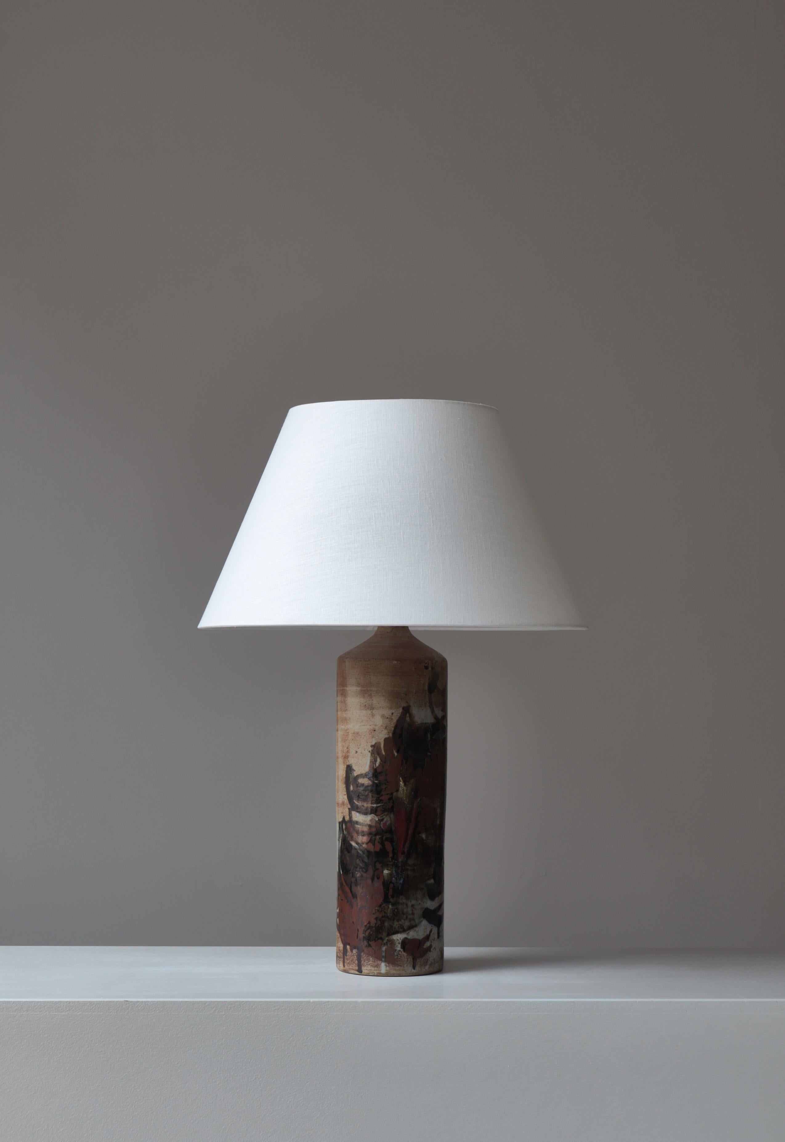 Large stoneware table lamp handmade by Danish artist Conny Walther at her own workshop in the 1960s. Mounted with a flax linen shade. Signed with artist initials 