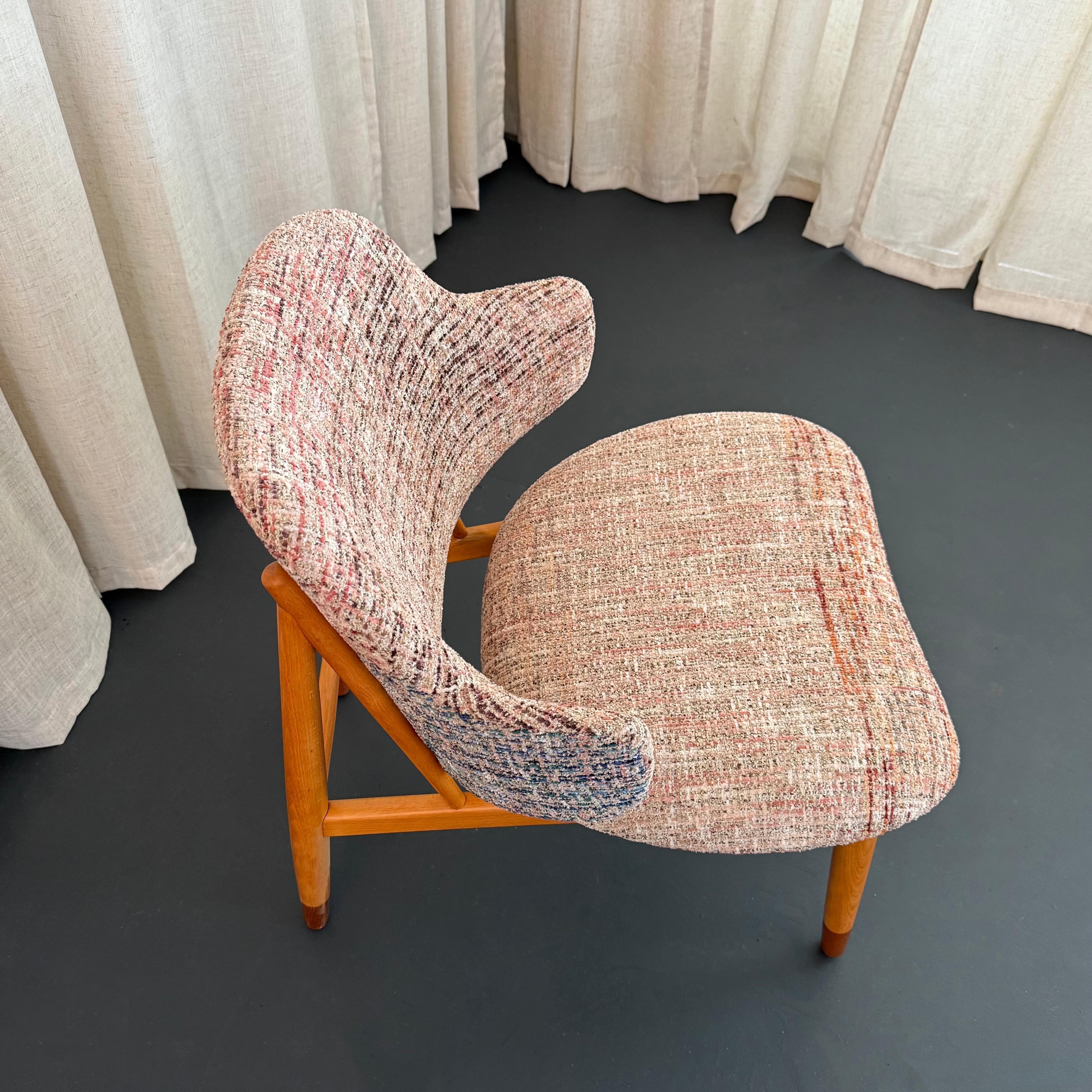 Scandinavian Modern Upholstered Penguin Chair By Ib Kofod-Larsen For Selig For Sale 4