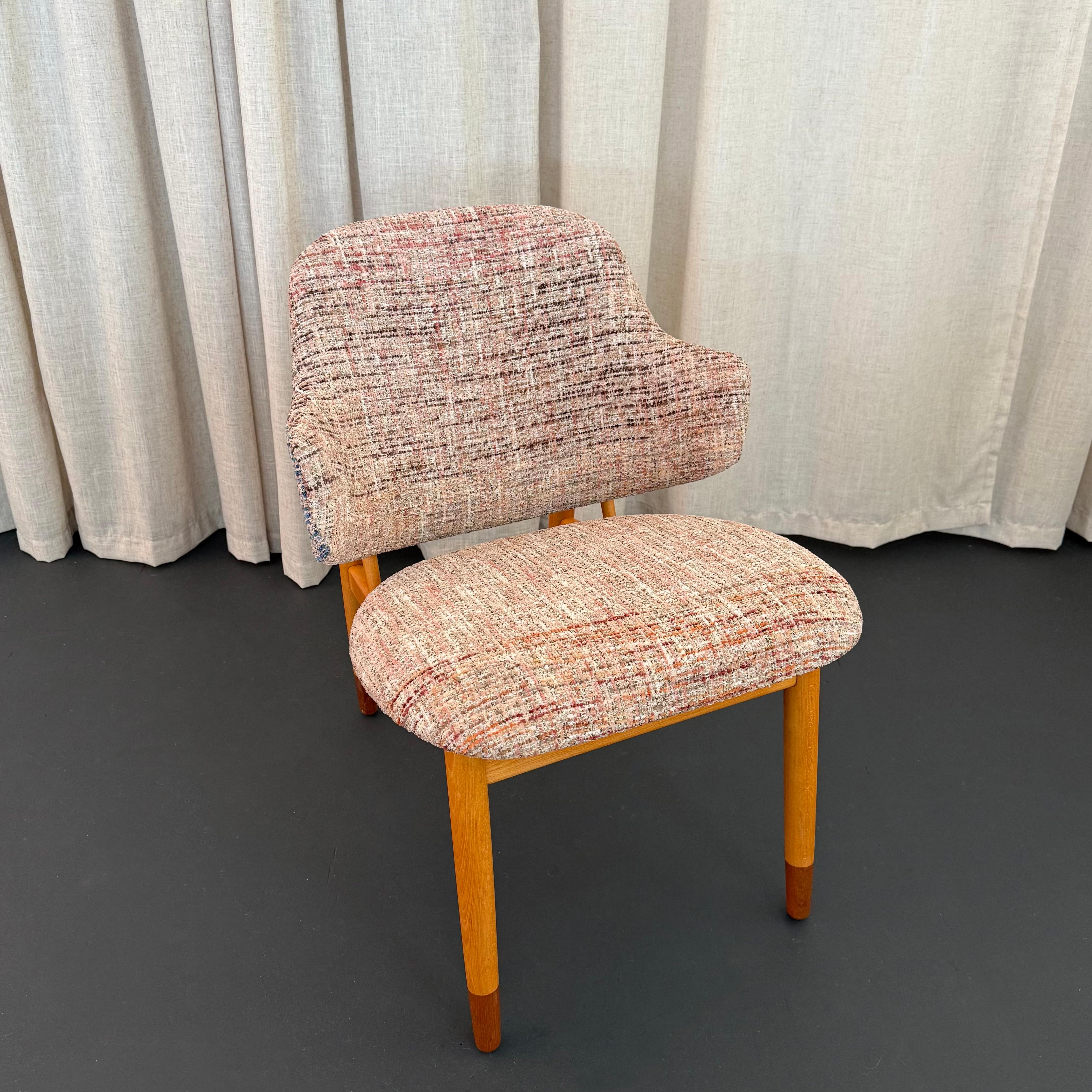 20th Century Scandinavian Modern Upholstered Penguin Chair By Ib Kofod-Larsen For Selig For Sale